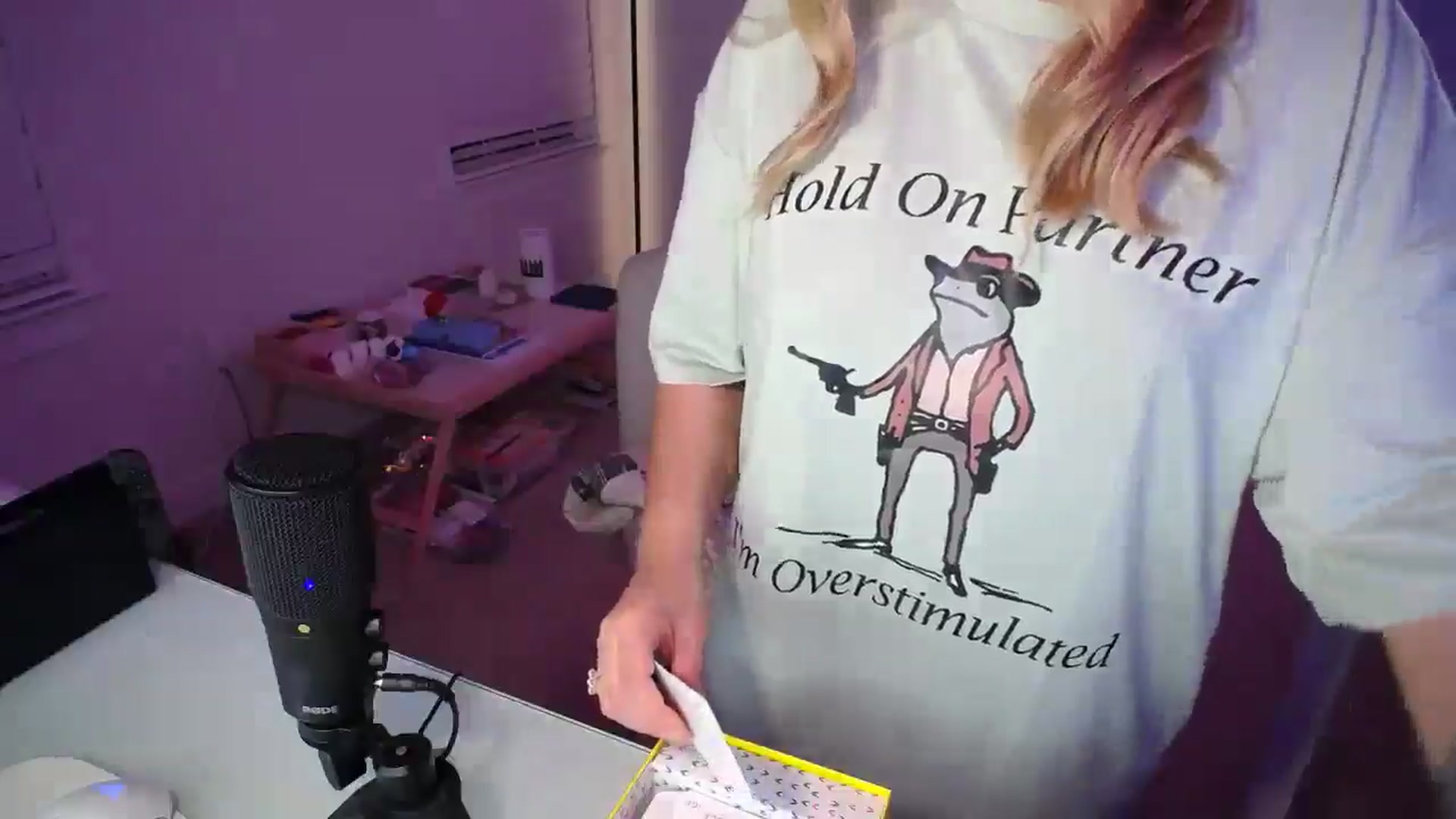 Gallery image thumbnail from Scout's myfreecams stream on, 04/03/2025, 01:33 image 18 of 20