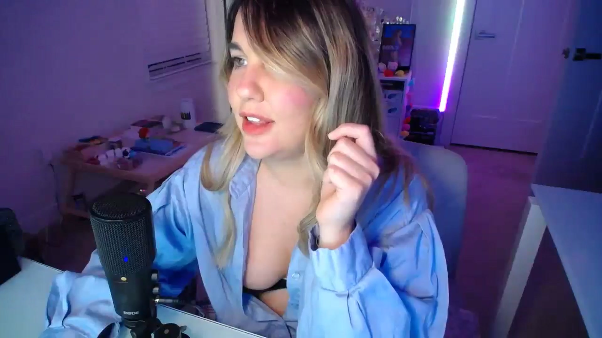 Gallery image thumbnail from Scout's myfreecams stream on, 04/10/2025, 02:23 image 3 of 20