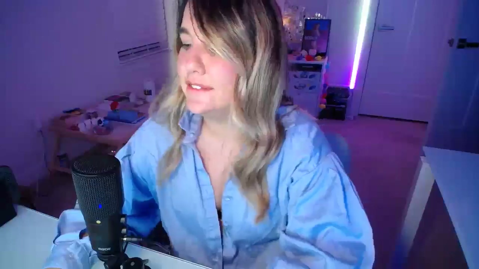 Gallery image thumbnail from Scout's myfreecams stream on, 04/10/2025, 02:23 image 18 of 20