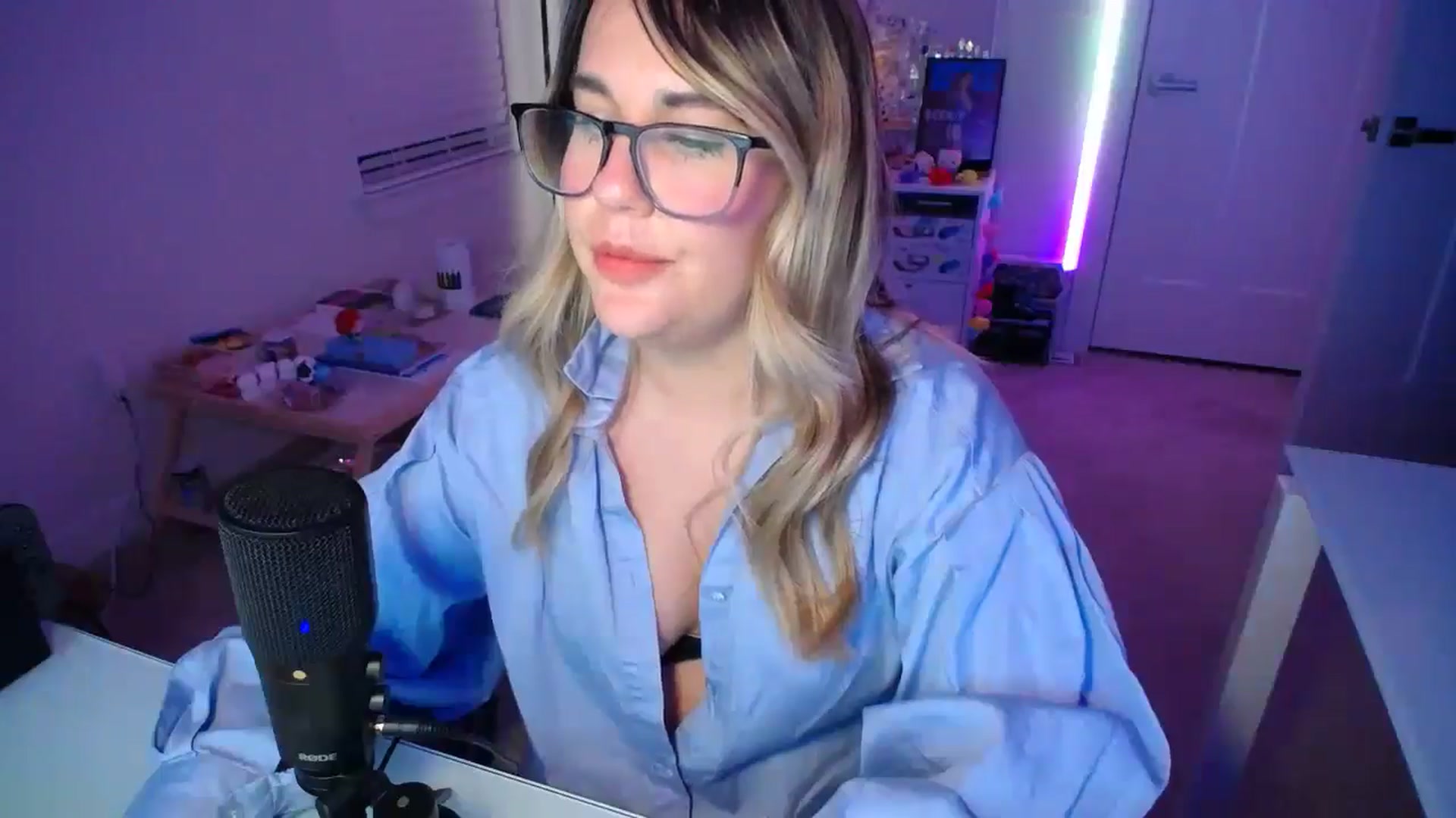 Gallery image thumbnail from Scout's myfreecams stream on, 04/10/2025, 02:23 image 17 of 20