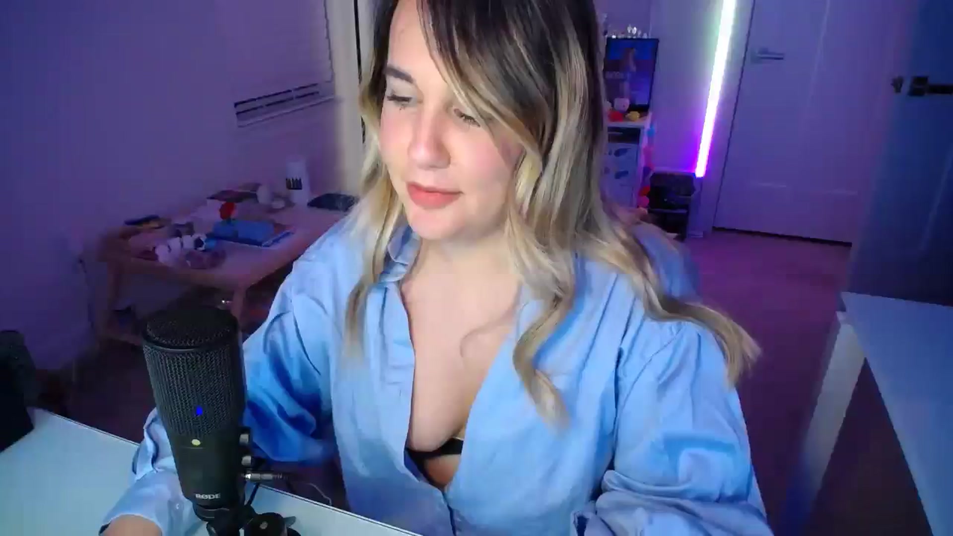 Gallery image thumbnail from Scout's myfreecams stream on, 04/10/2025, 02:23 image 15 of 20
