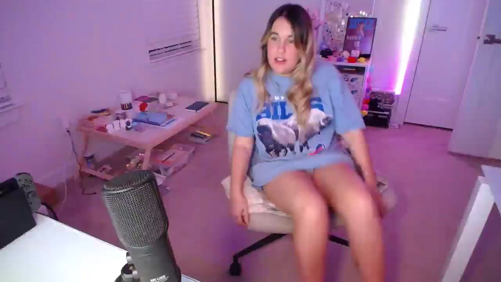 Gallery image thumbnail from Scout's myfreecams stream on, 04/17/2025, 02:06 image 12 of 20