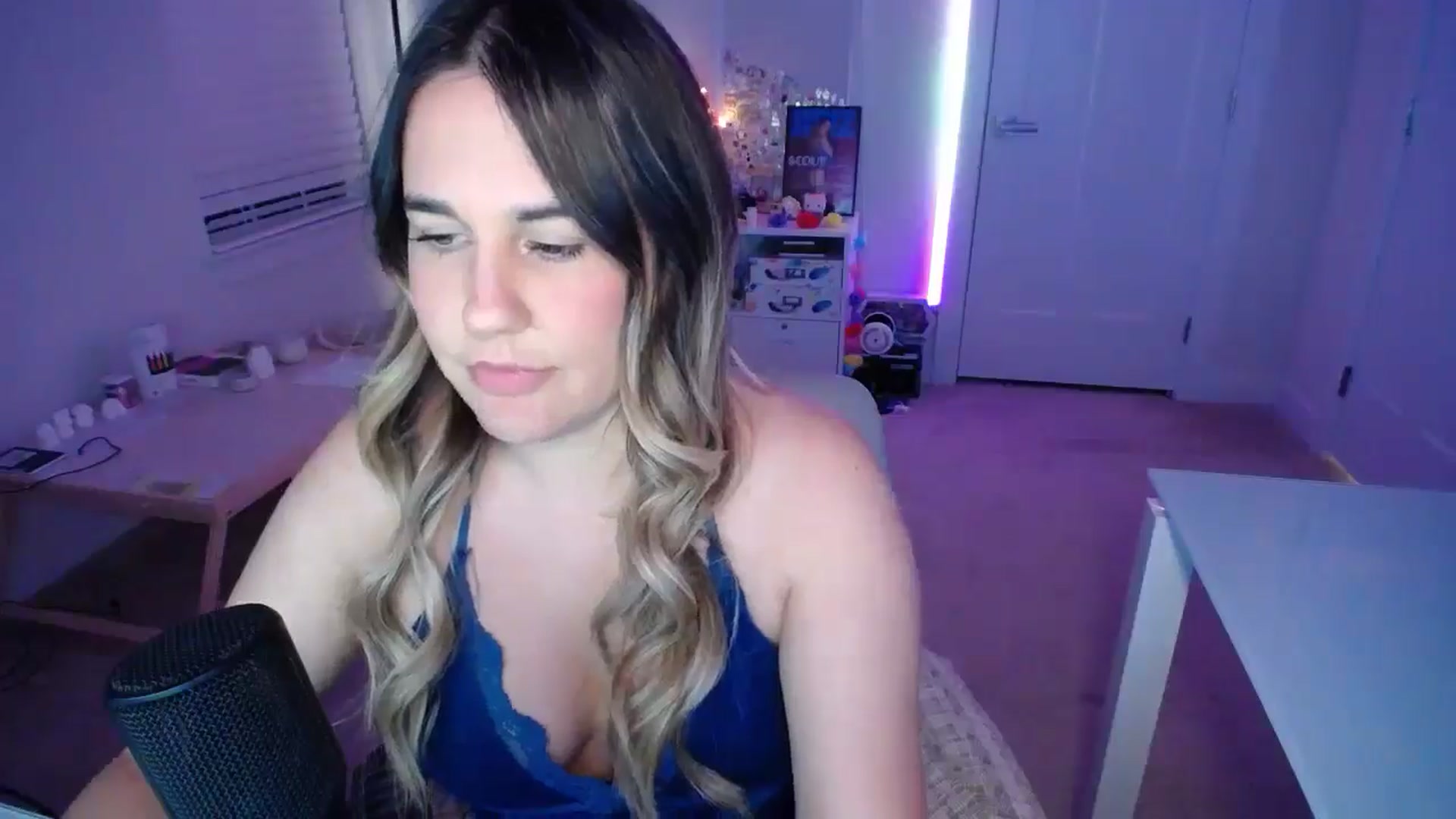 Gallery image thumbnail from Scout's myfreecams stream on, 09/13/2025, 03:20 image 6 of 20