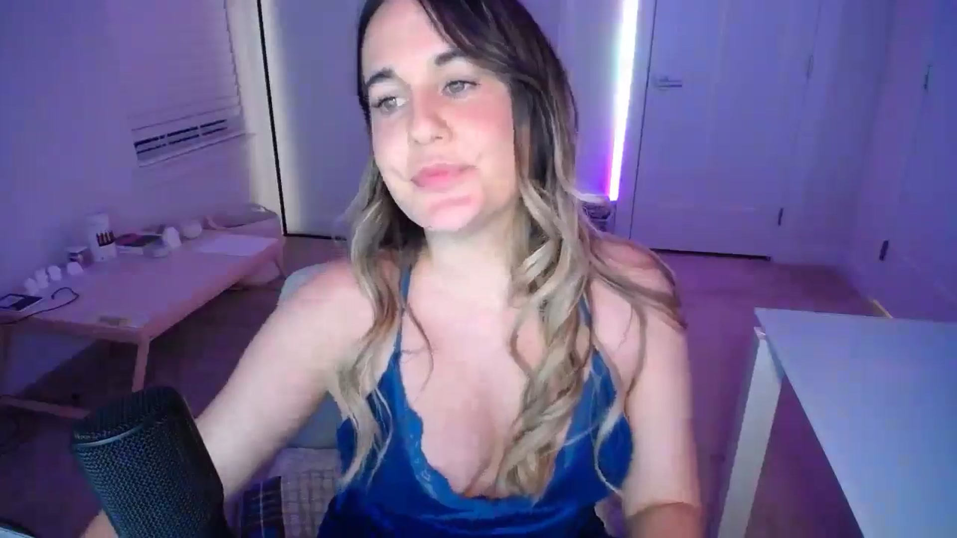 Gallery image thumbnail from Scout's myfreecams stream on, 09/13/2025, 03:20 image 17 of 20