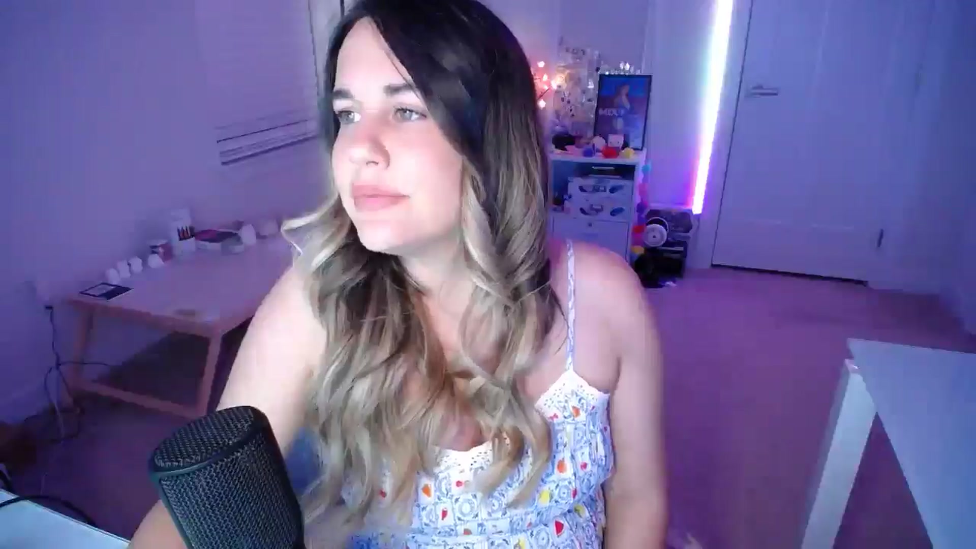 Gallery image thumbnail from Scout's myfreecams stream on, 09/20/2025, 02:33 image 15 of 20