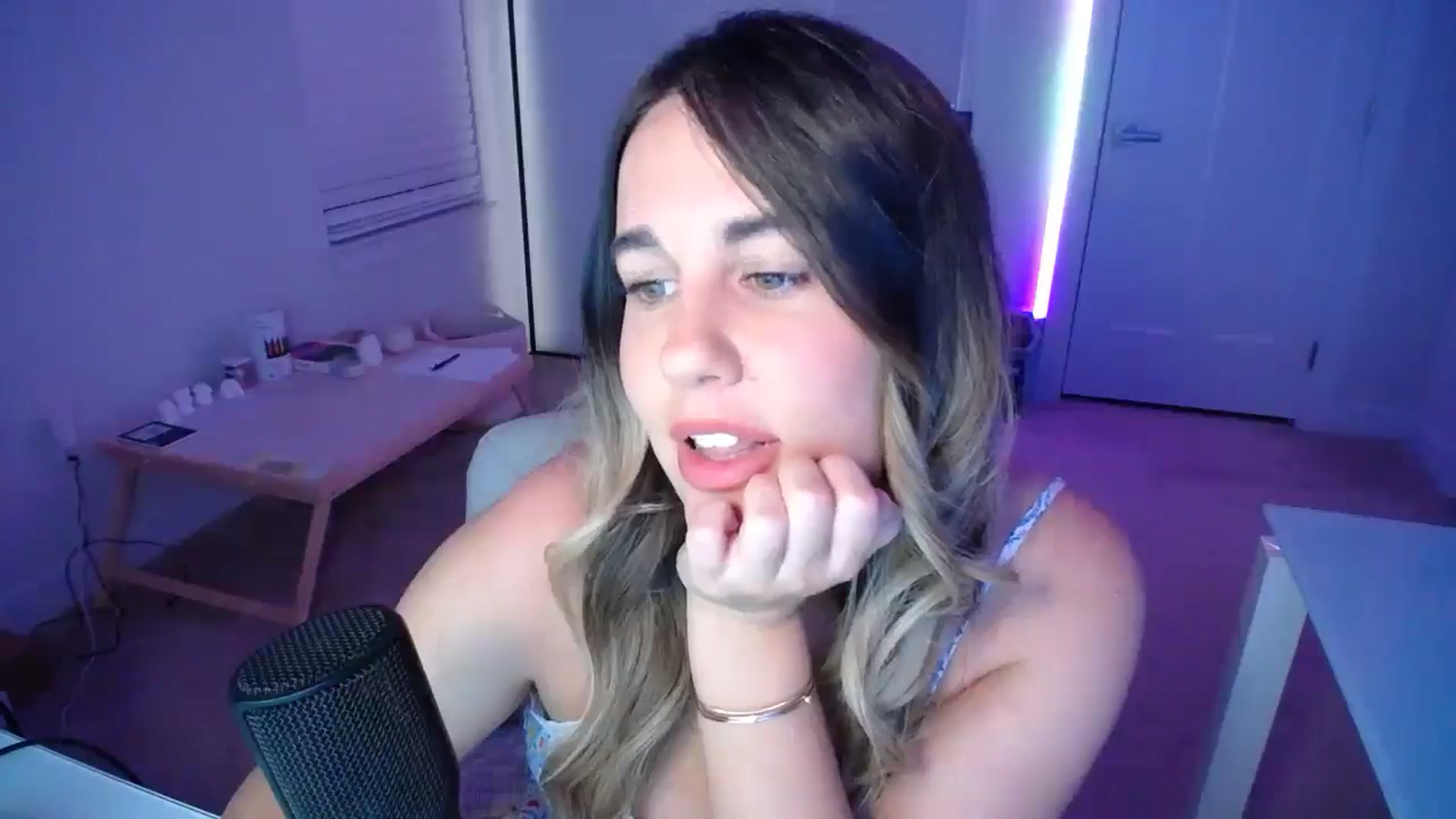 Gallery image thumbnail from Scout's myfreecams stream on, 09/20/2025, 02:33 image 9 of 20