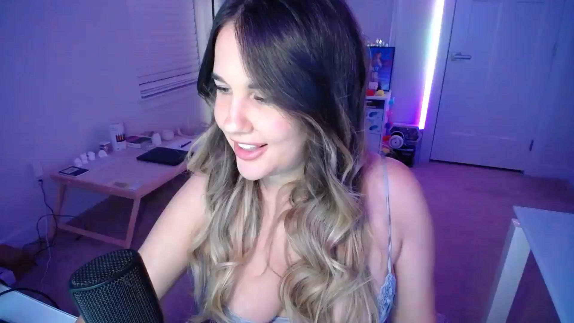 Gallery image thumbnail from Scout's myfreecams stream on, 09/27/2025, 01:43 image 3 of 20