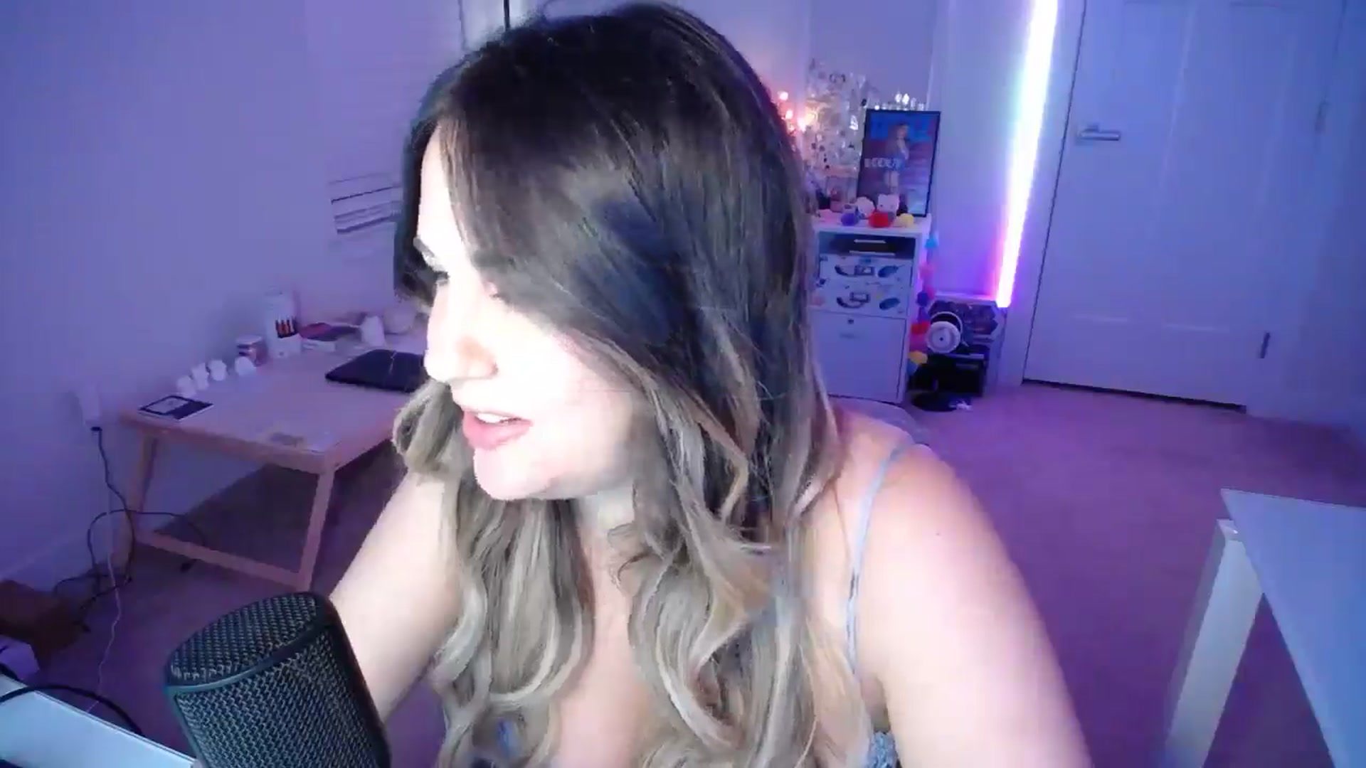 Gallery image thumbnail from Scout's myfreecams stream on, 09/27/2025, 01:43 image 13 of 20