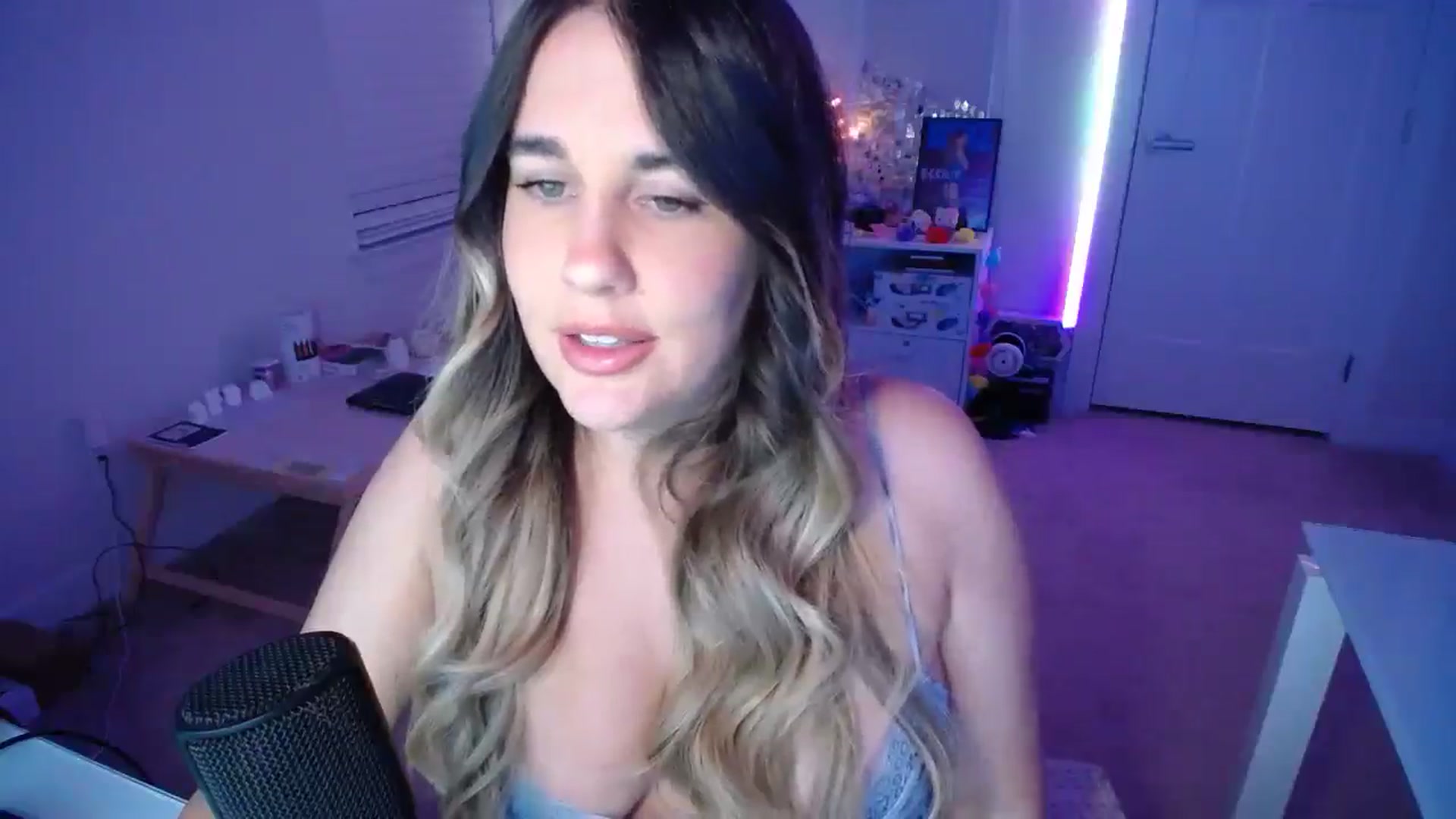 Gallery image thumbnail from Scout's myfreecams stream on, 09/27/2025, 01:43 image 6 of 20