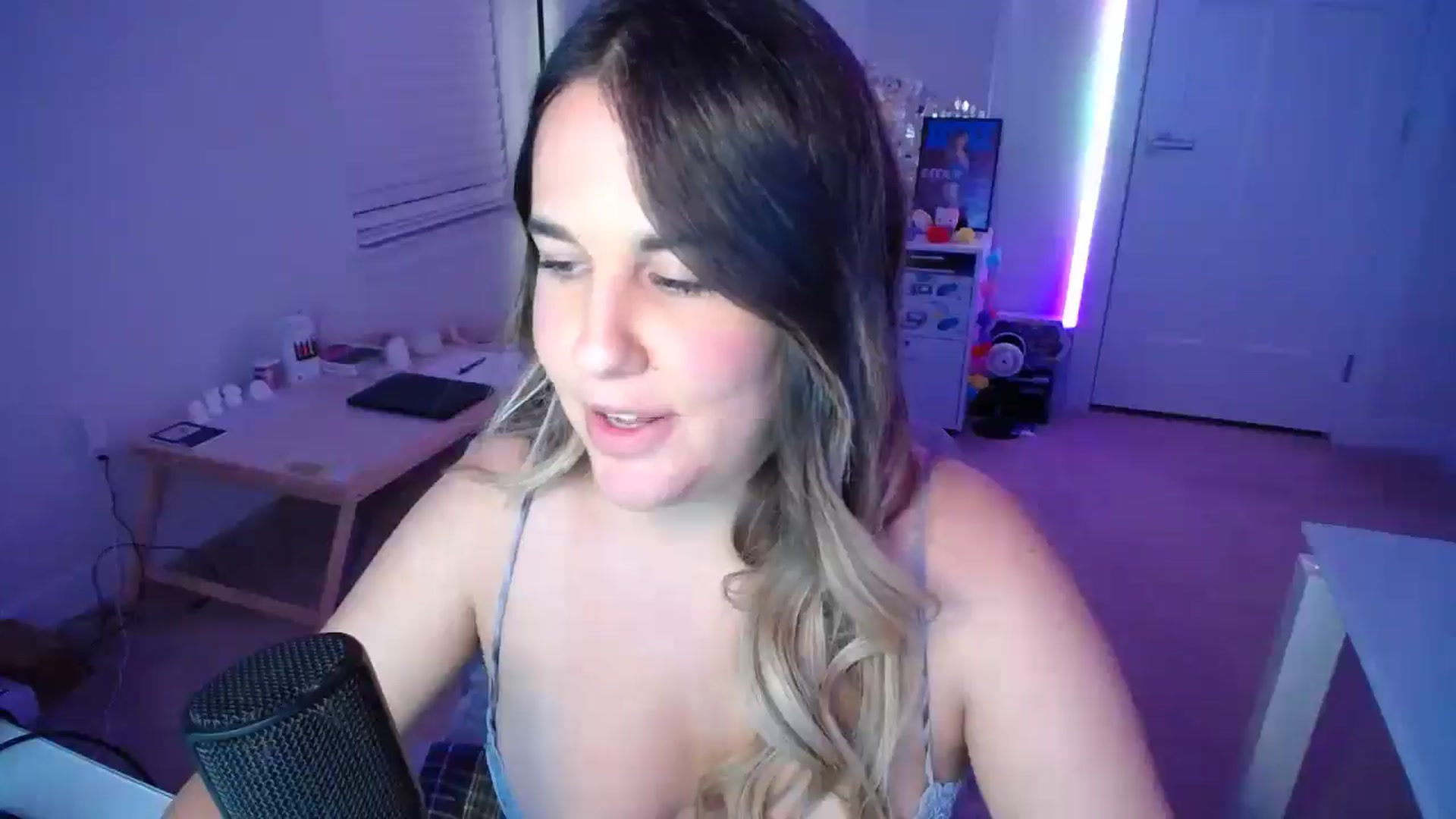 Gallery image thumbnail from Scout's myfreecams stream on, 09/27/2025, 02:44 image 14 of 20