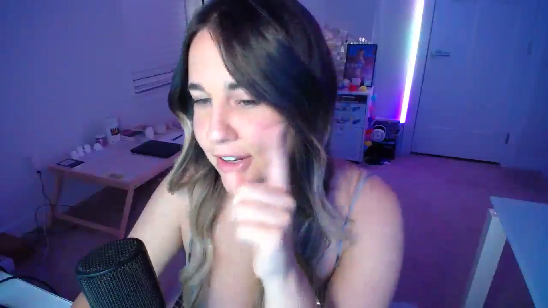Gallery image thumbnail from Scout's myfreecams stream on, 09/27/2025, 03:56 image 12 of 20
