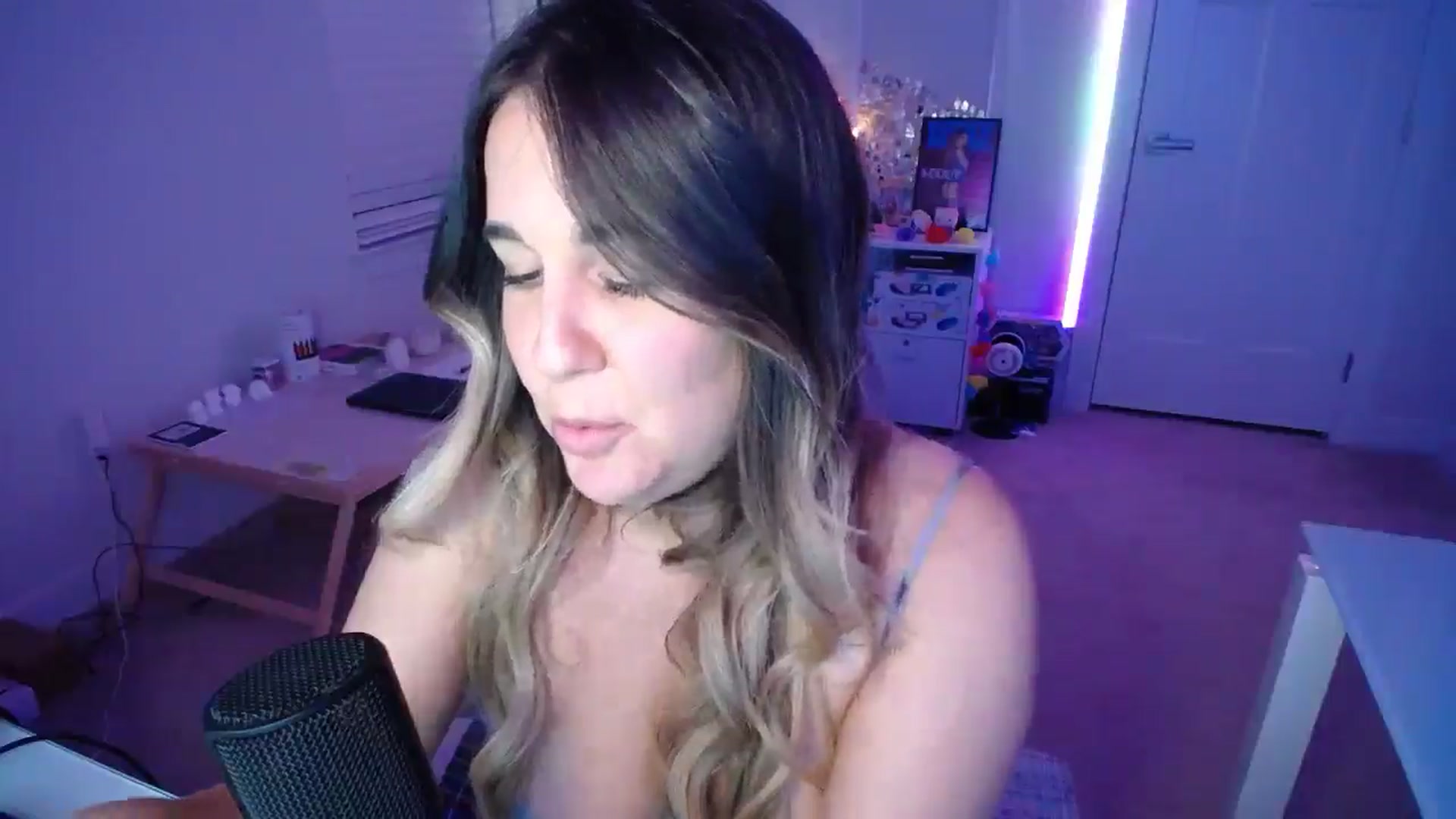 Gallery image thumbnail from Scout's myfreecams stream on, 09/27/2025, 04:18 image 12 of 20