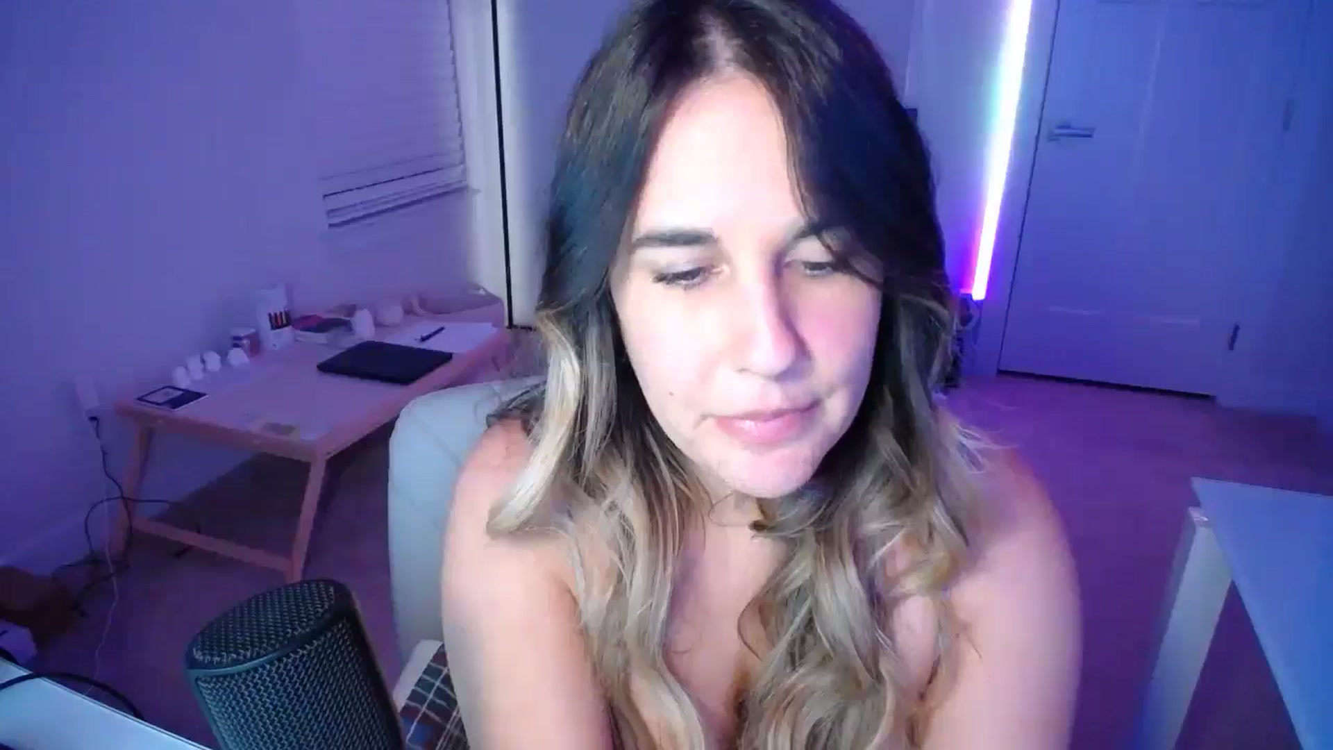 Gallery image thumbnail from Scout's myfreecams stream on, 09/27/2025, 04:18 image 9 of 20