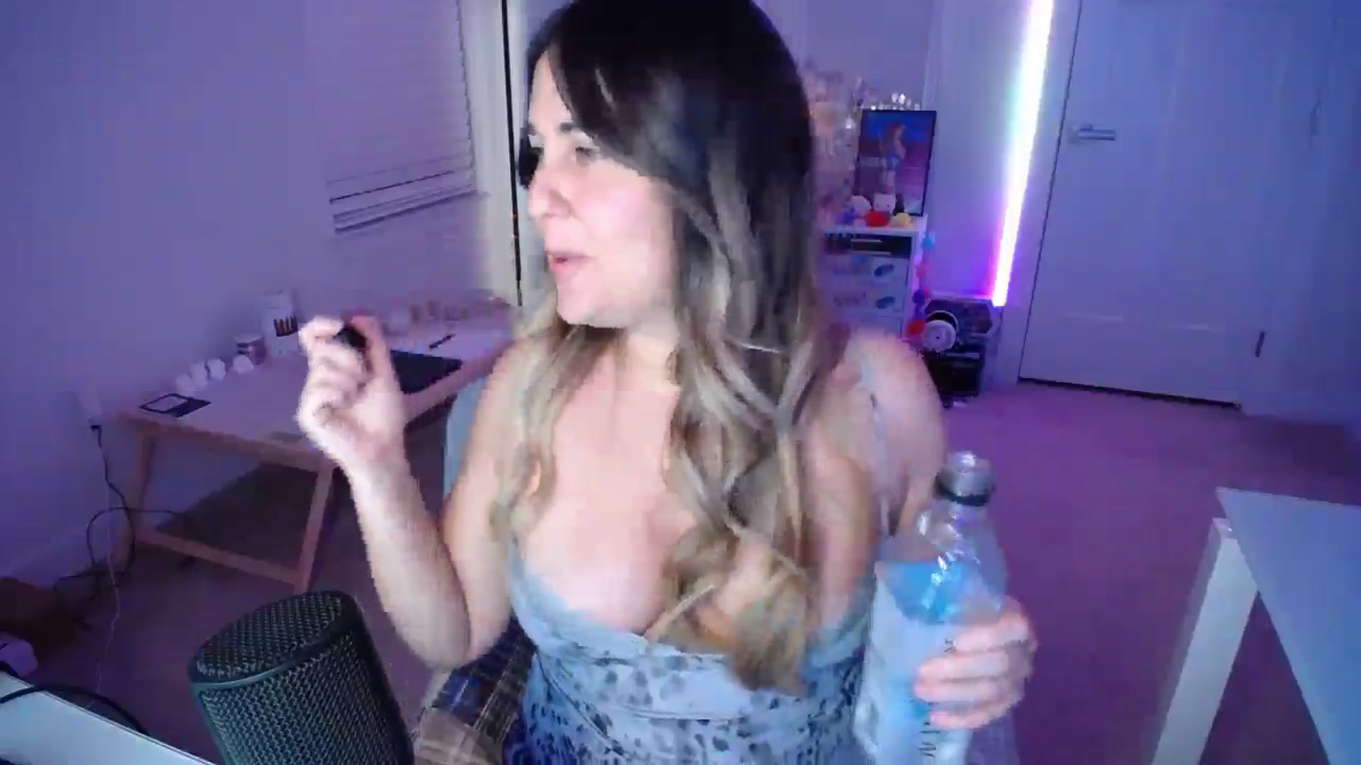 Gallery image thumbnail from Scout's myfreecams stream on, 09/27/2025, 04:18 image 2 of 20
