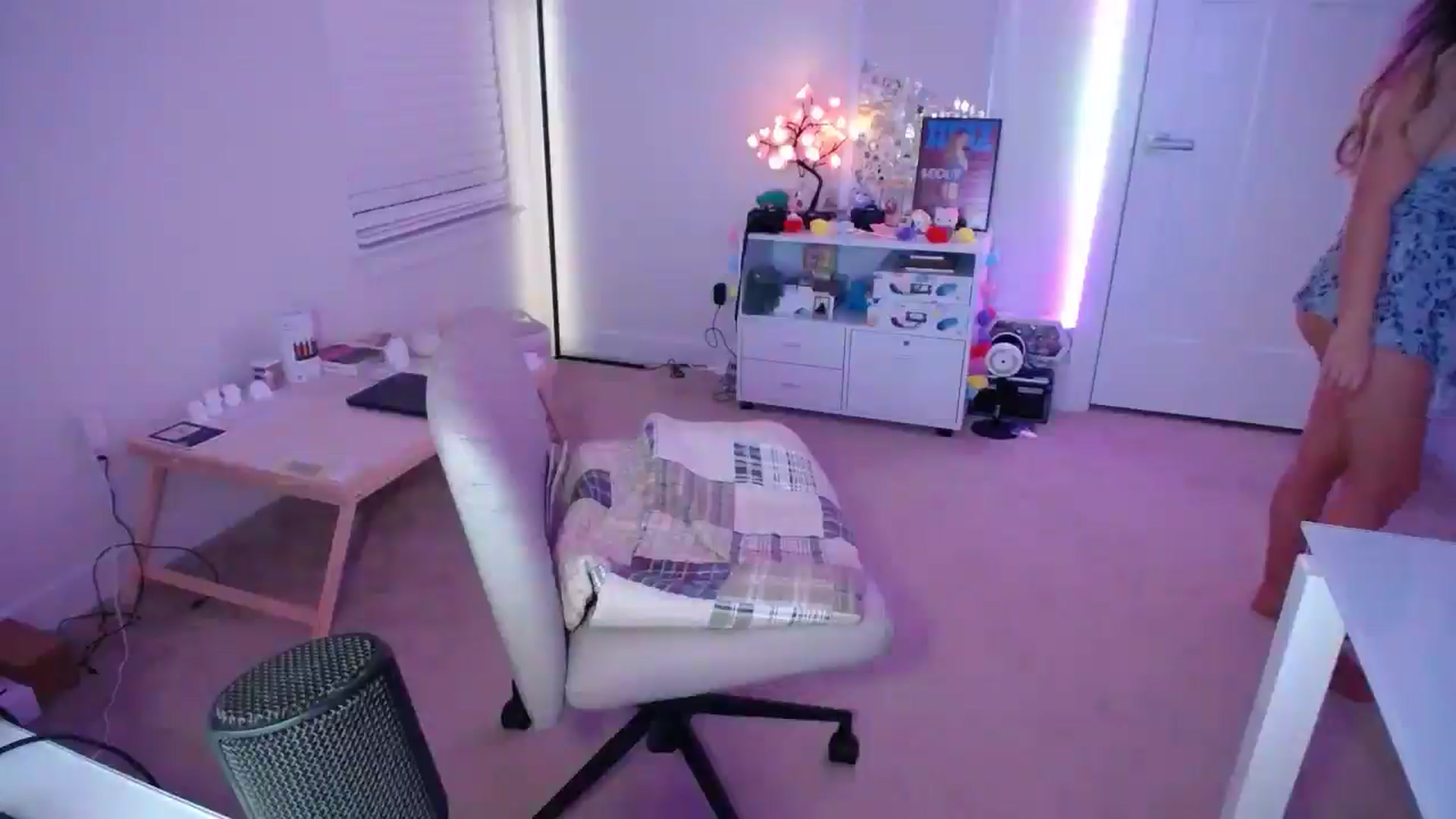 Gallery image thumbnail from Scout's myfreecams stream on, 09/27/2025, 04:18 image 16 of 20