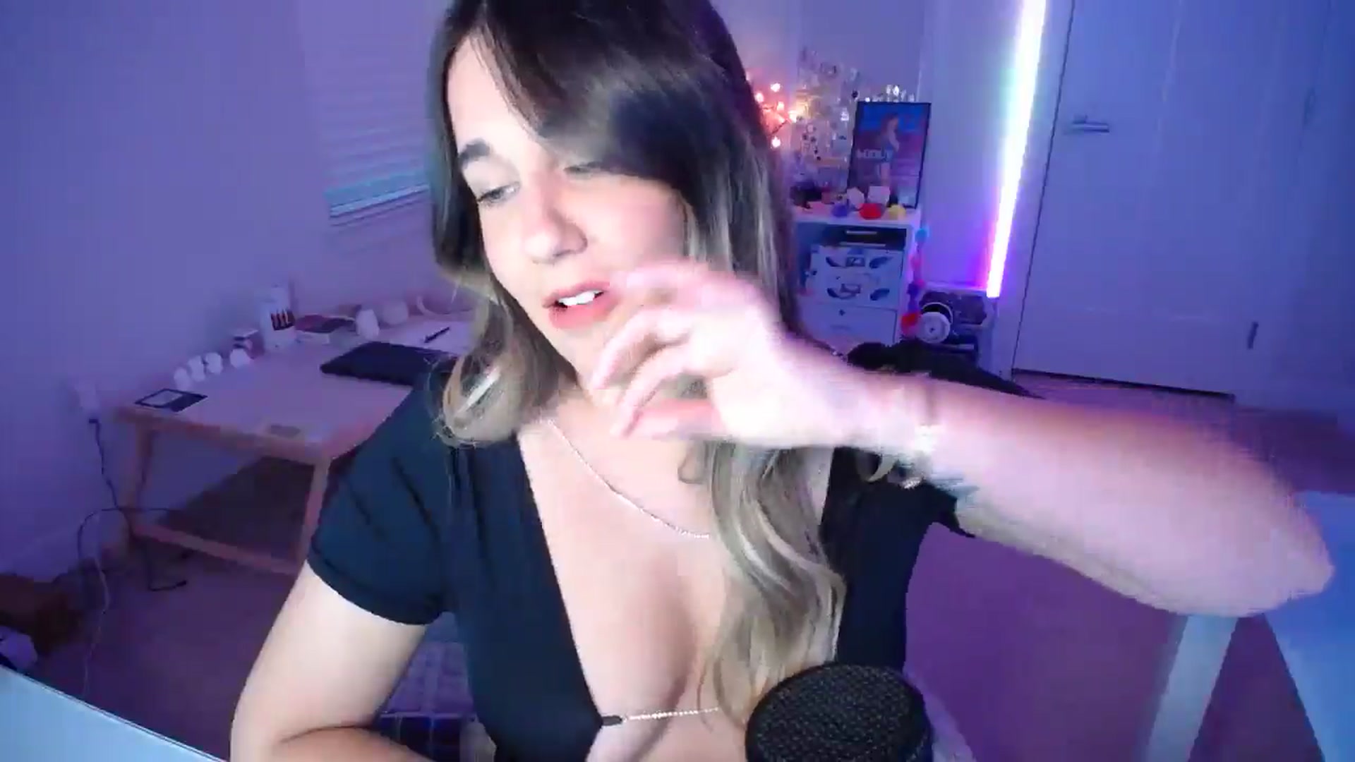 Gallery image thumbnail from Scout's myfreecams stream on, 10/02/2025, 24:00 image 6 of 20
