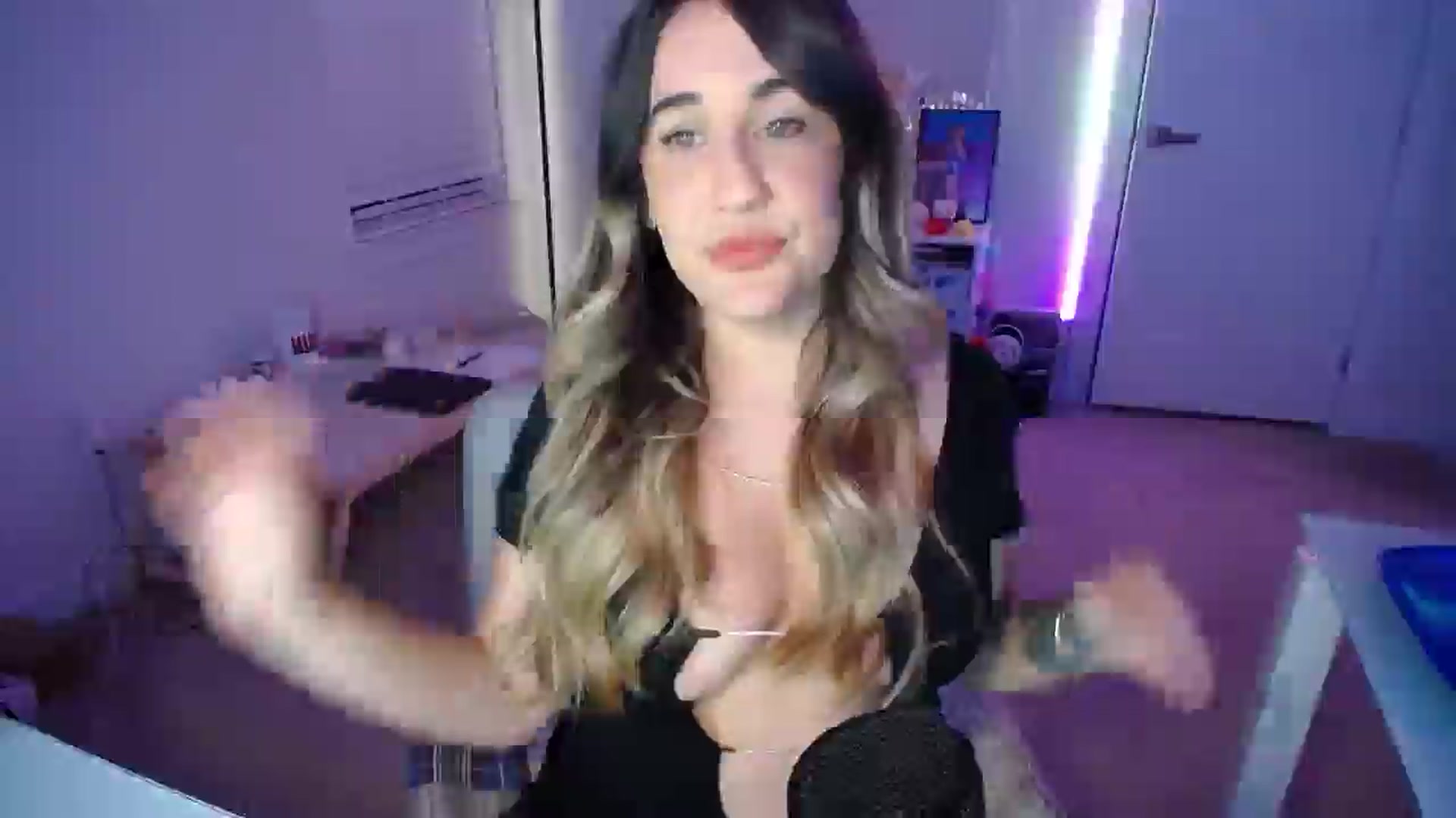 Gallery image thumbnail from Scout's myfreecams stream on, 10/02/2025, 24:00 image 20 of 20