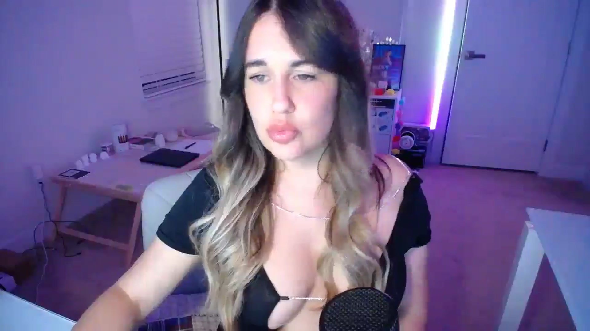 Gallery image thumbnail from Scout's myfreecams stream on, 10/02/2025, 02:06 image 6 of 20