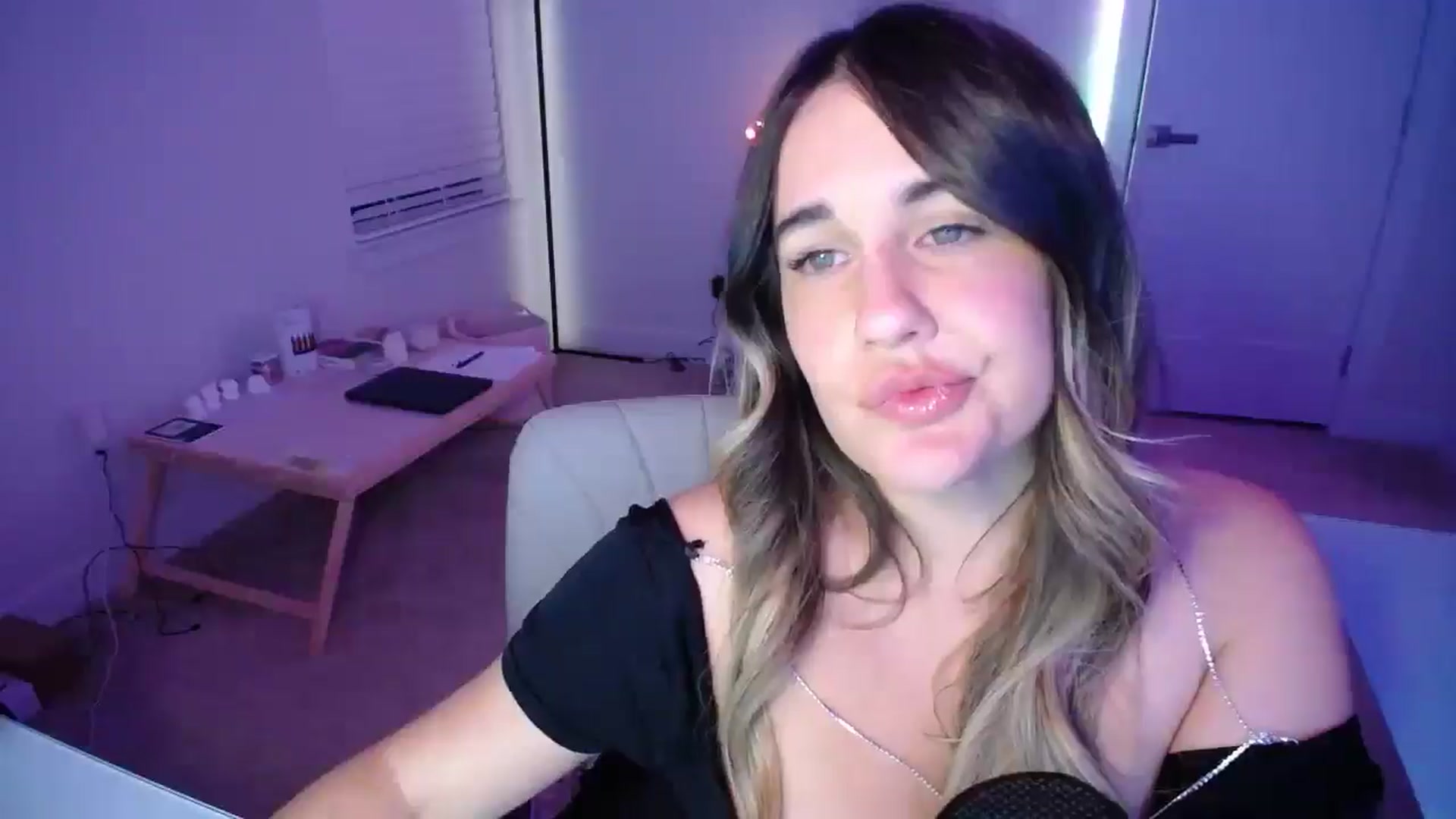 Gallery image thumbnail from Scout's myfreecams stream on, 10/02/2025, 02:06 image 19 of 20