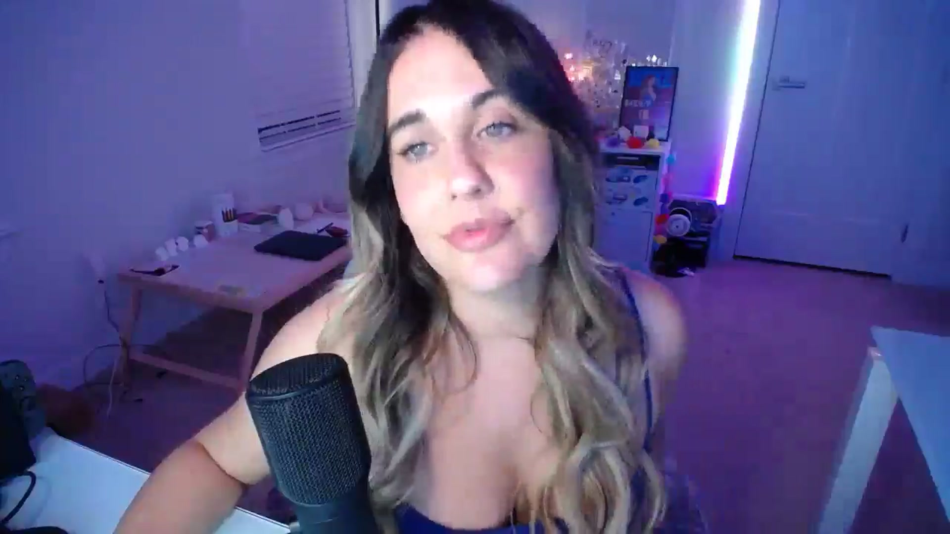 Gallery image thumbnail from Scout's myfreecams stream on, 10/12/2025, 03:09 image 12 of 20