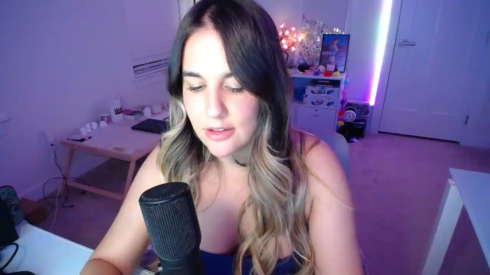Gallery image thumbnail from Scout's myfreecams stream on, 10/12/2025, 03:09 image 20 of 20