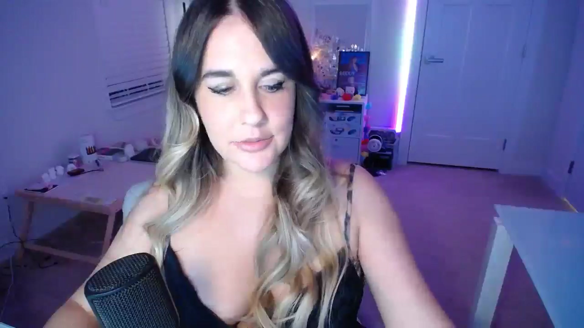 Gallery image thumbnail from Scout's myfreecams stream on, 10/16/2025, 03:09 image 2 of 20