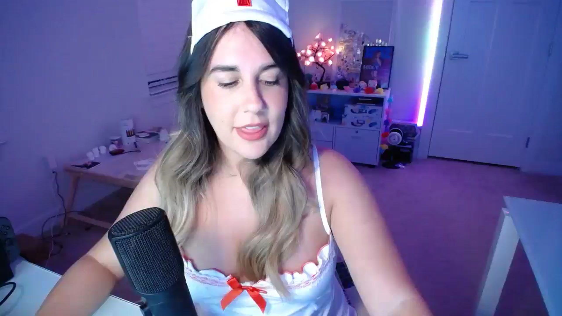 Gallery image thumbnail from Scout's myfreecams stream on, 10/23/2025, 24:58 image 1 of 20
