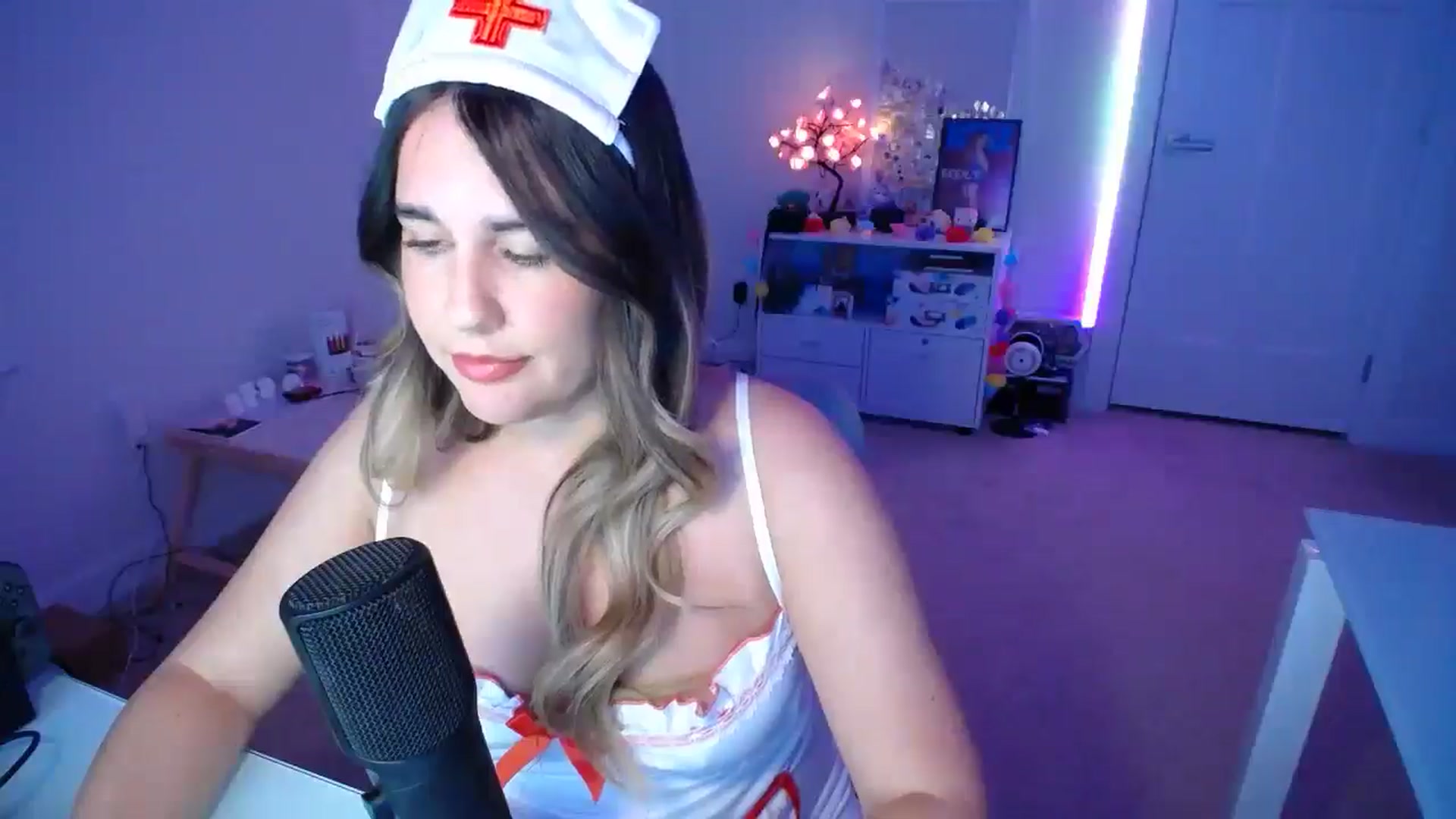 Gallery image thumbnail from Scout's myfreecams stream on, 10/23/2025, 03:08 image 6 of 20