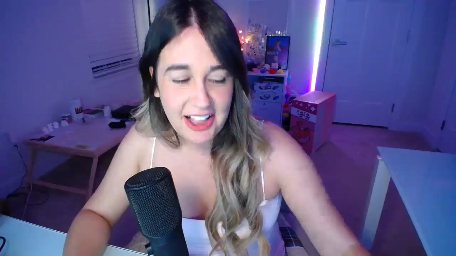Gallery image thumbnail from Scout's myfreecams stream on, 11/02/2025, 03:45 image 12 of 20