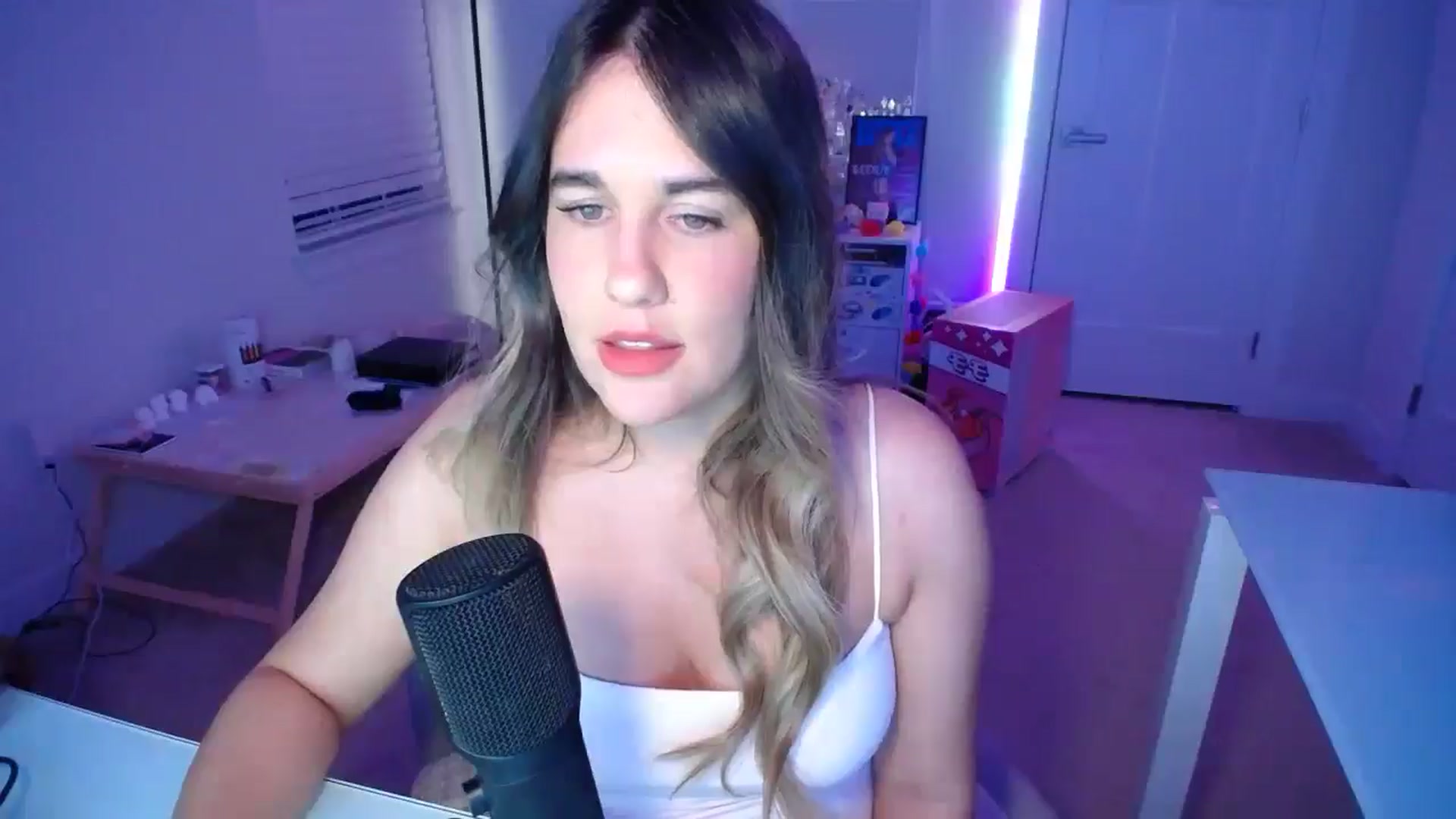 Gallery image thumbnail from Scout's myfreecams stream on, 11/02/2025, 03:45 image 7 of 20