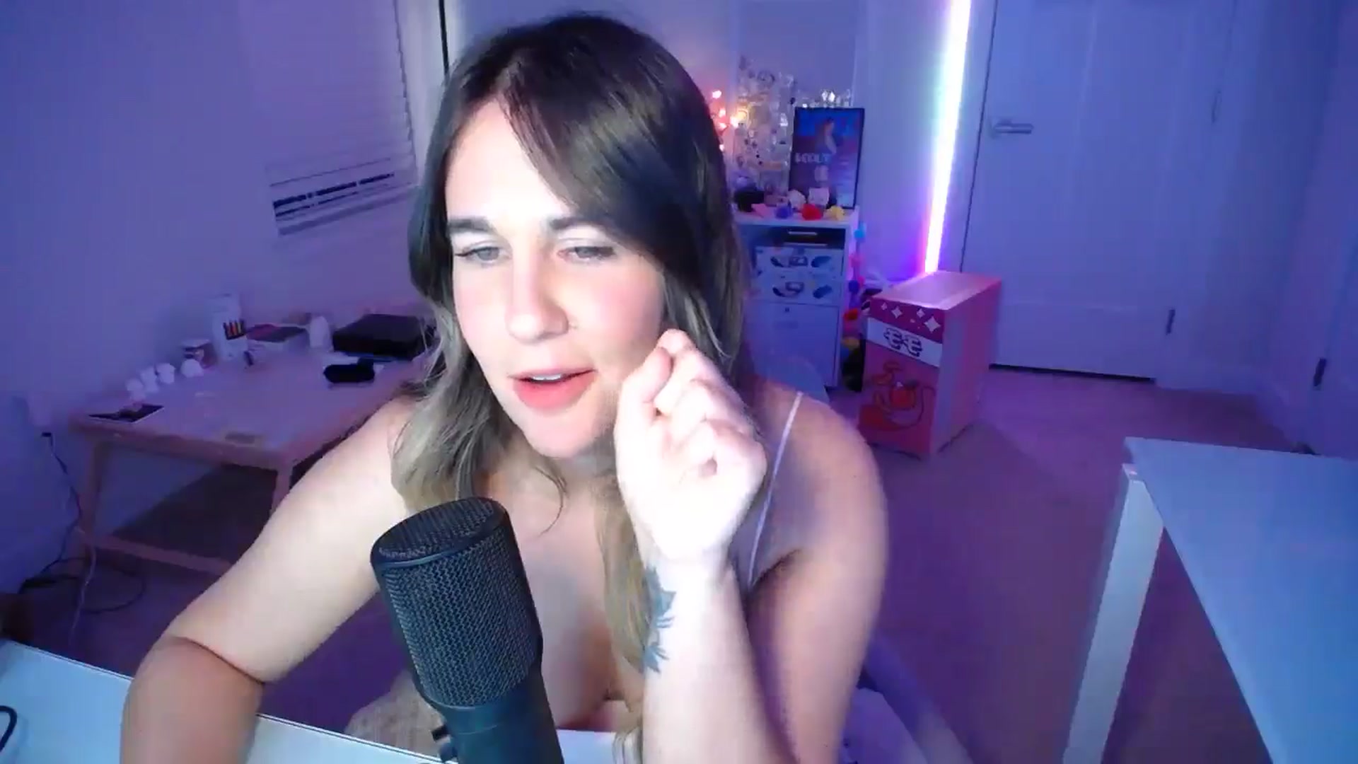 Gallery image thumbnail from Scout's myfreecams stream on, 11/02/2025, 03:45 image 15 of 20