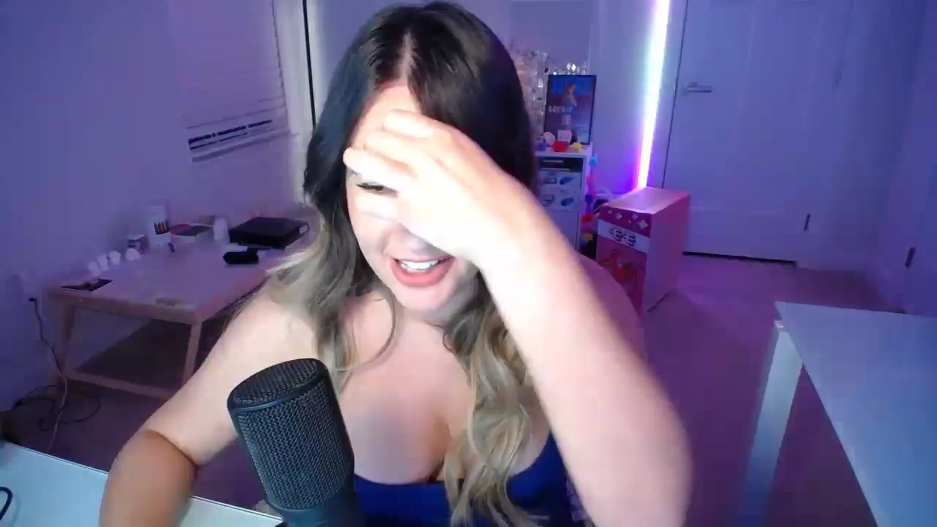 Gallery image thumbnail from Scout's myfreecams stream on, 11/03/2025, 03:44 image 1 of 20