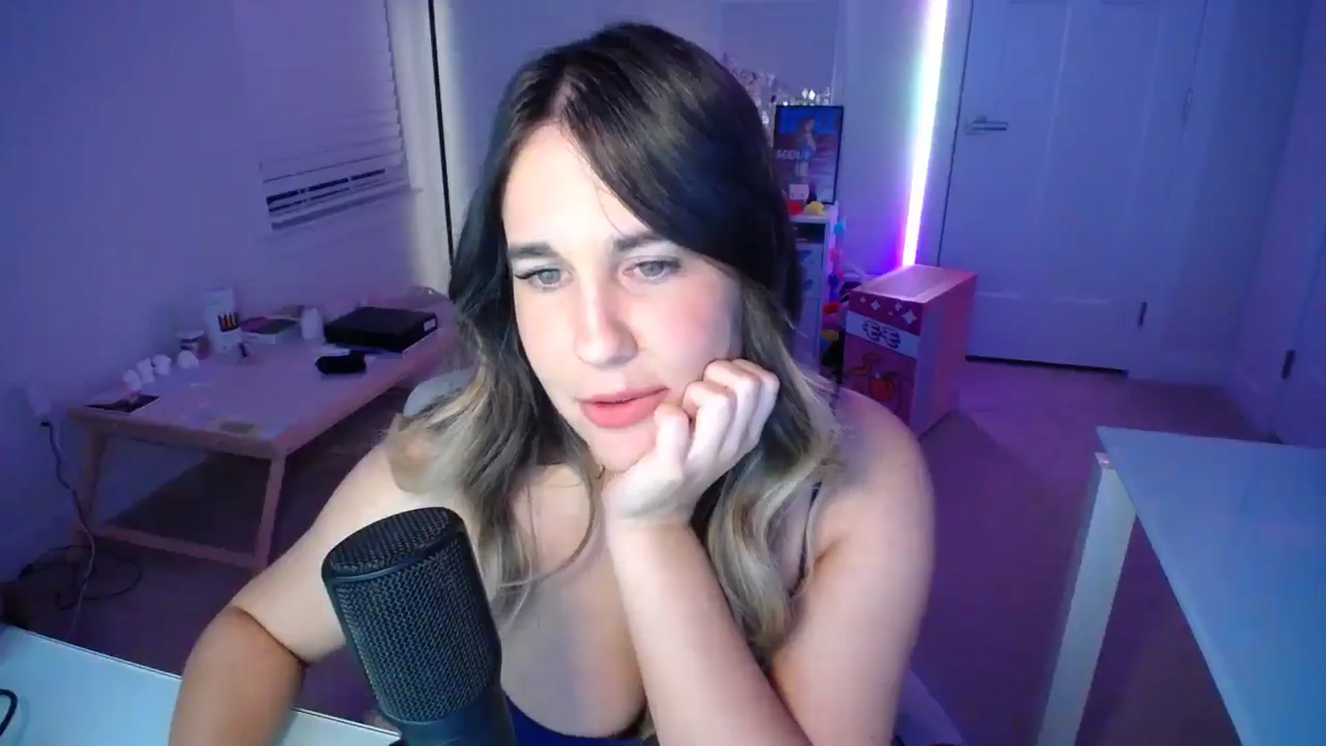 Gallery image thumbnail from Scout's myfreecams stream on, 11/03/2025, 03:44 image 2 of 20