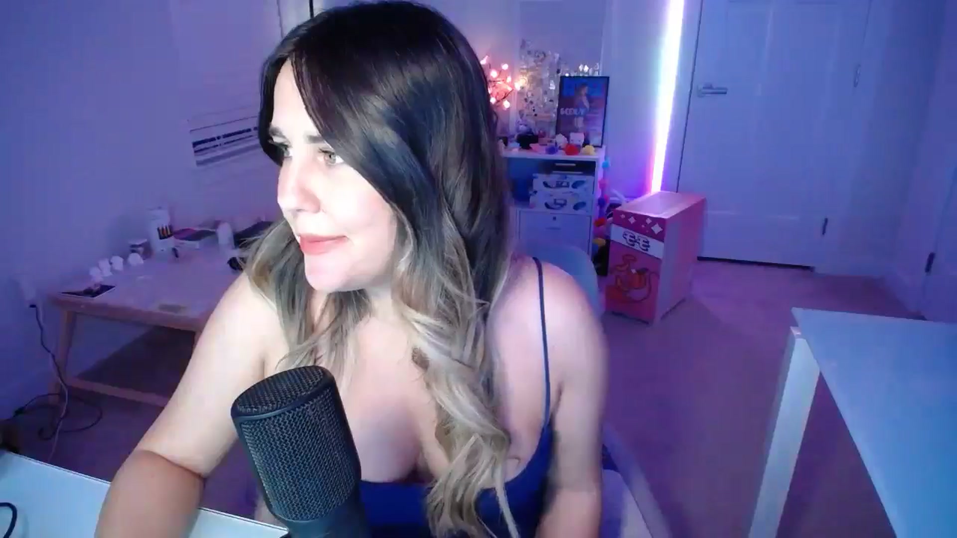 Gallery image thumbnail from Scout's myfreecams stream on, 11/03/2025, 03:44 image 8 of 20