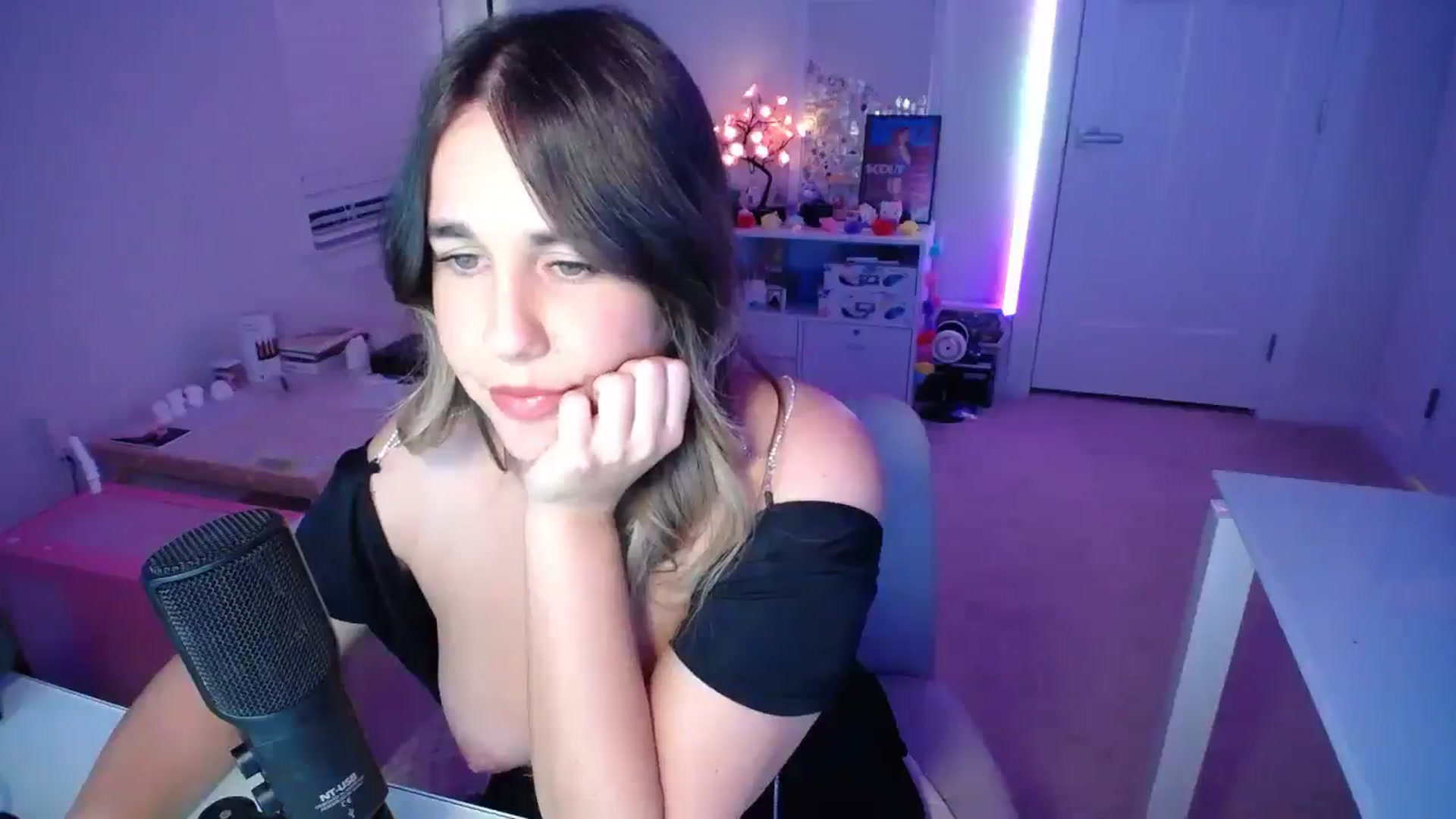 Gallery image thumbnail from Scout's myfreecams stream on, 11/09/2025, 03:24 image 19 of 20