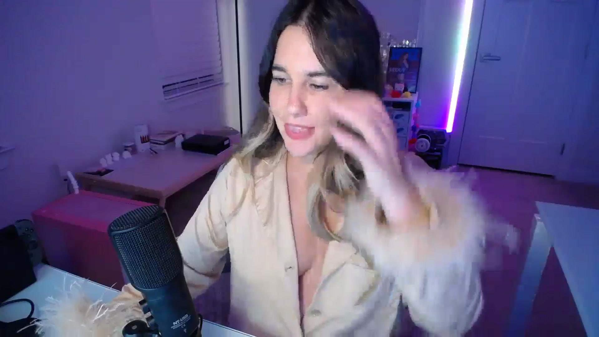 Gallery image thumbnail from Scout's myfreecams stream on, 11/22/2025, 02:56 image 8 of 20