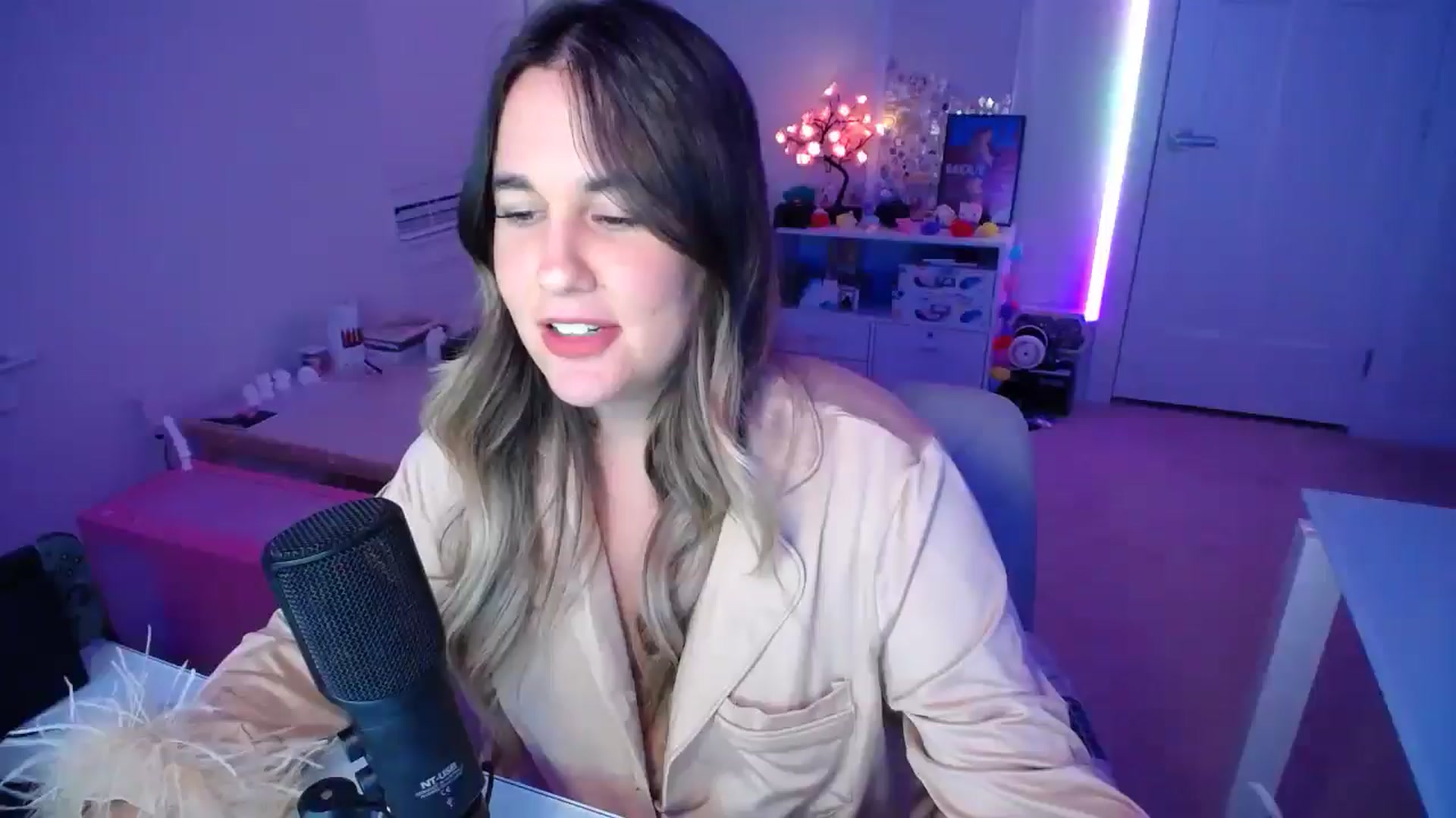 Gallery image thumbnail from Scout's myfreecams stream on, 11/22/2025, 02:56 image 1 of 20