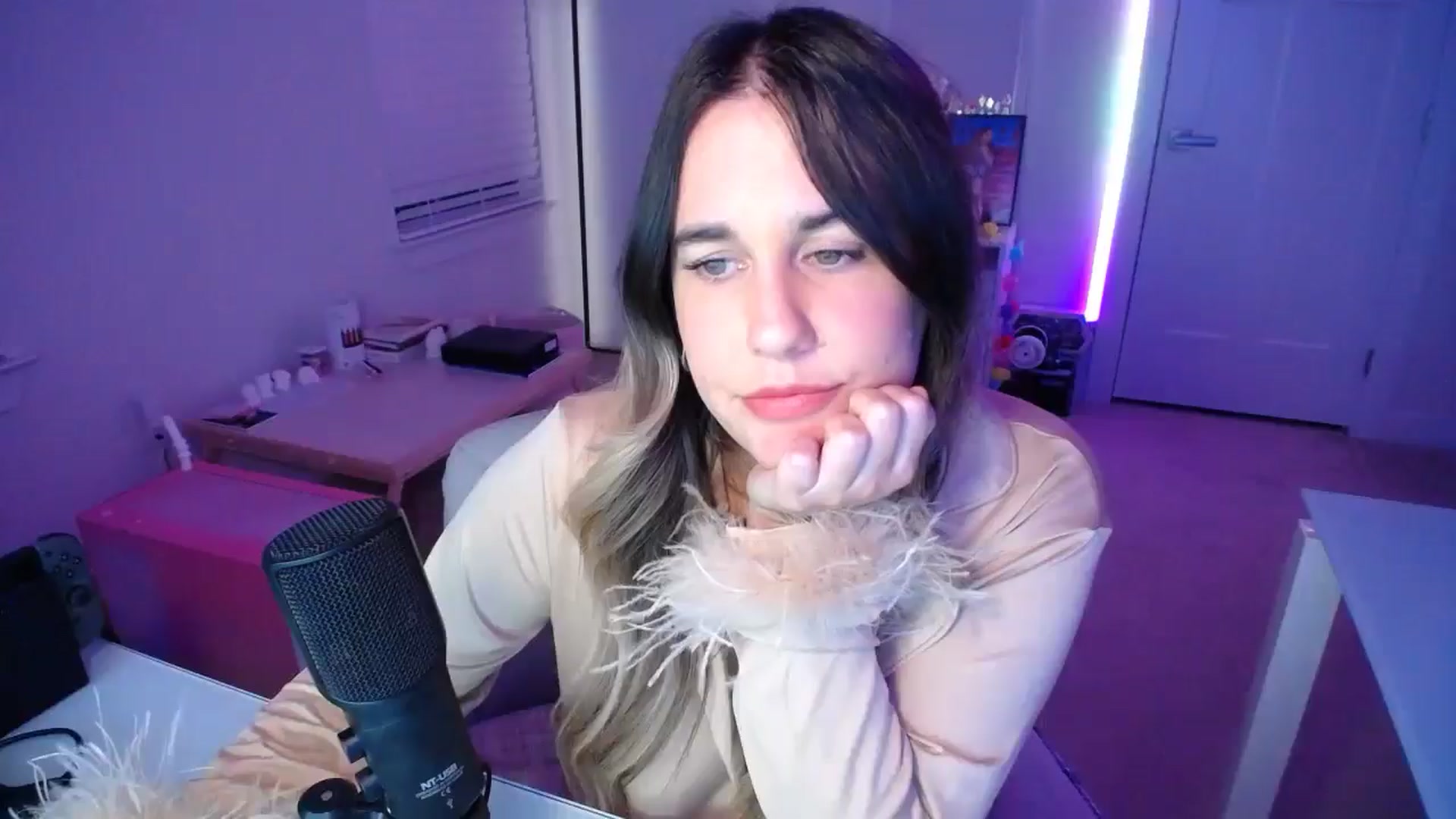 Gallery image thumbnail from Scout's myfreecams stream on, 11/22/2025, 02:56 image 20 of 20