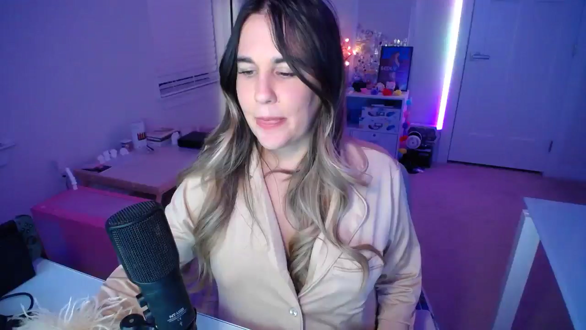 Gallery image thumbnail from Scout's myfreecams stream on, 11/22/2025, 02:56 image 13 of 20