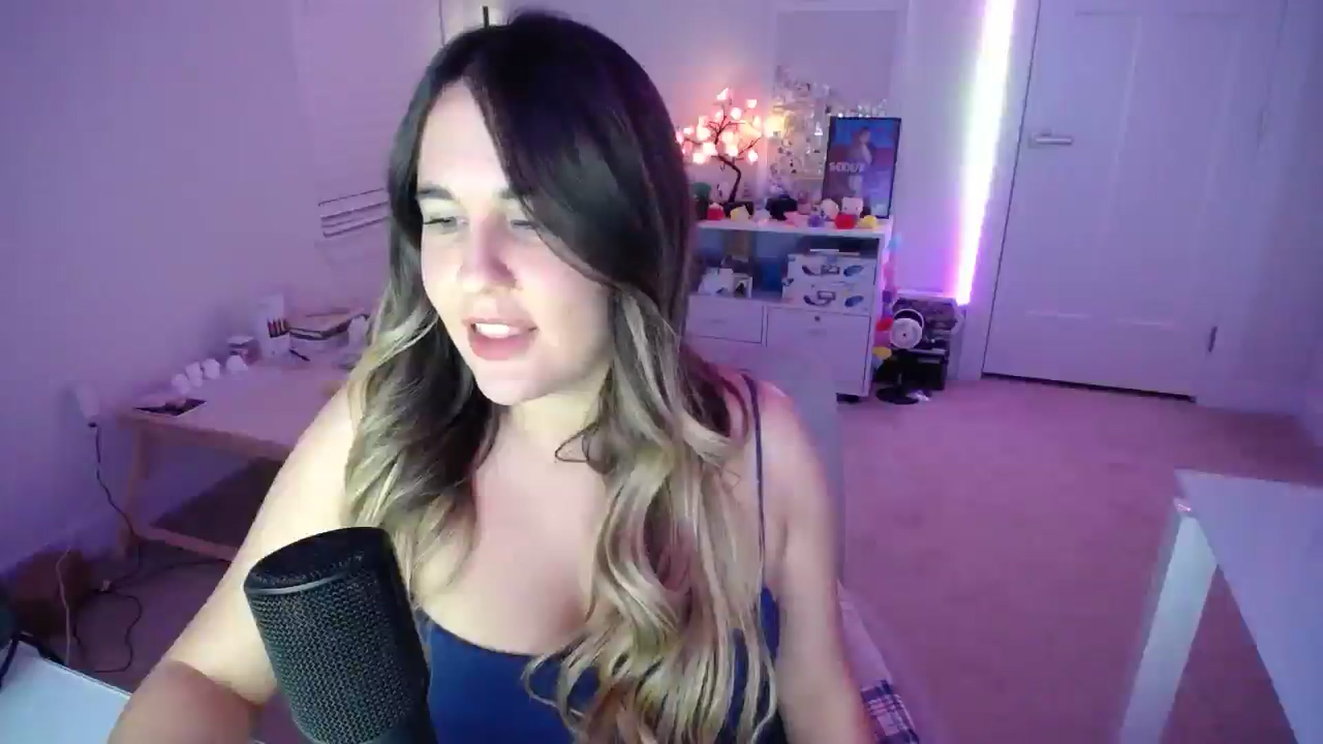 Gallery image thumbnail from Scout's myfreecams stream on, 11/29/2025, 03:15 image 9 of 20