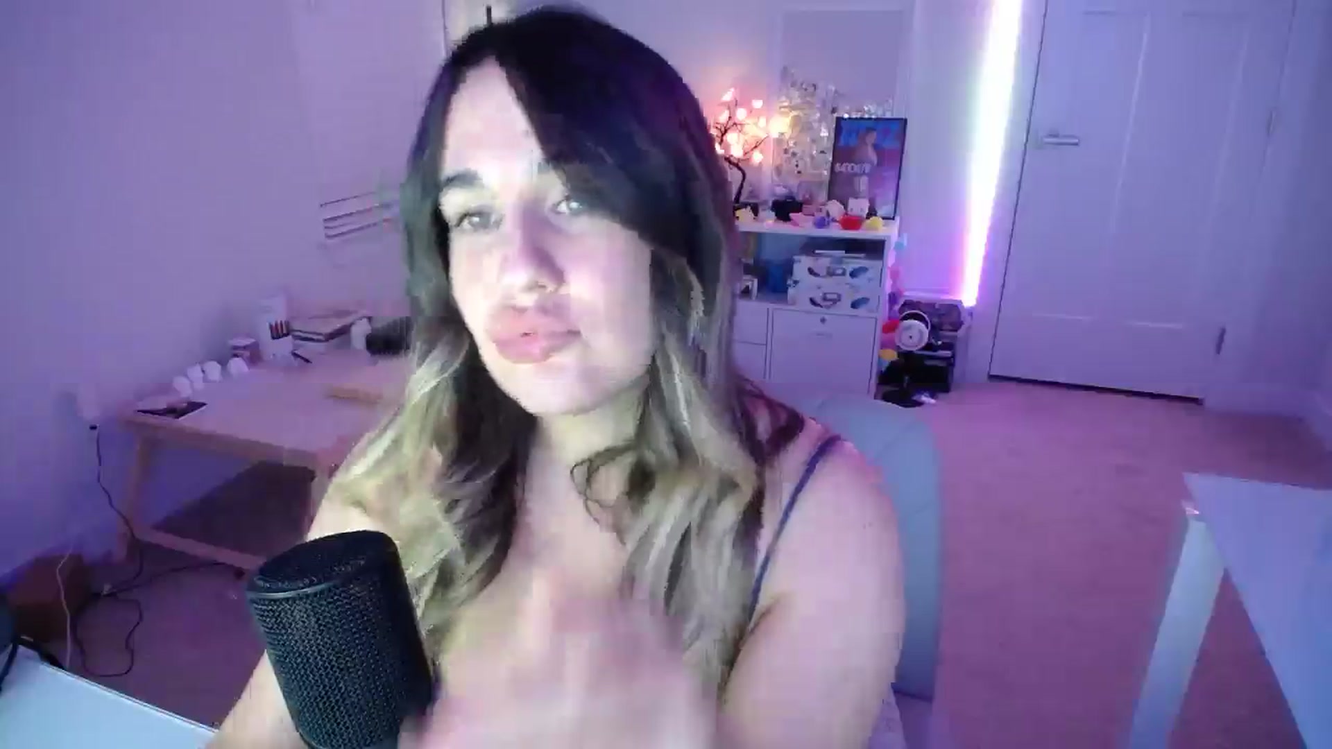 Gallery image thumbnail from Scout's myfreecams stream on, 11/29/2025, 03:15 image 16 of 20