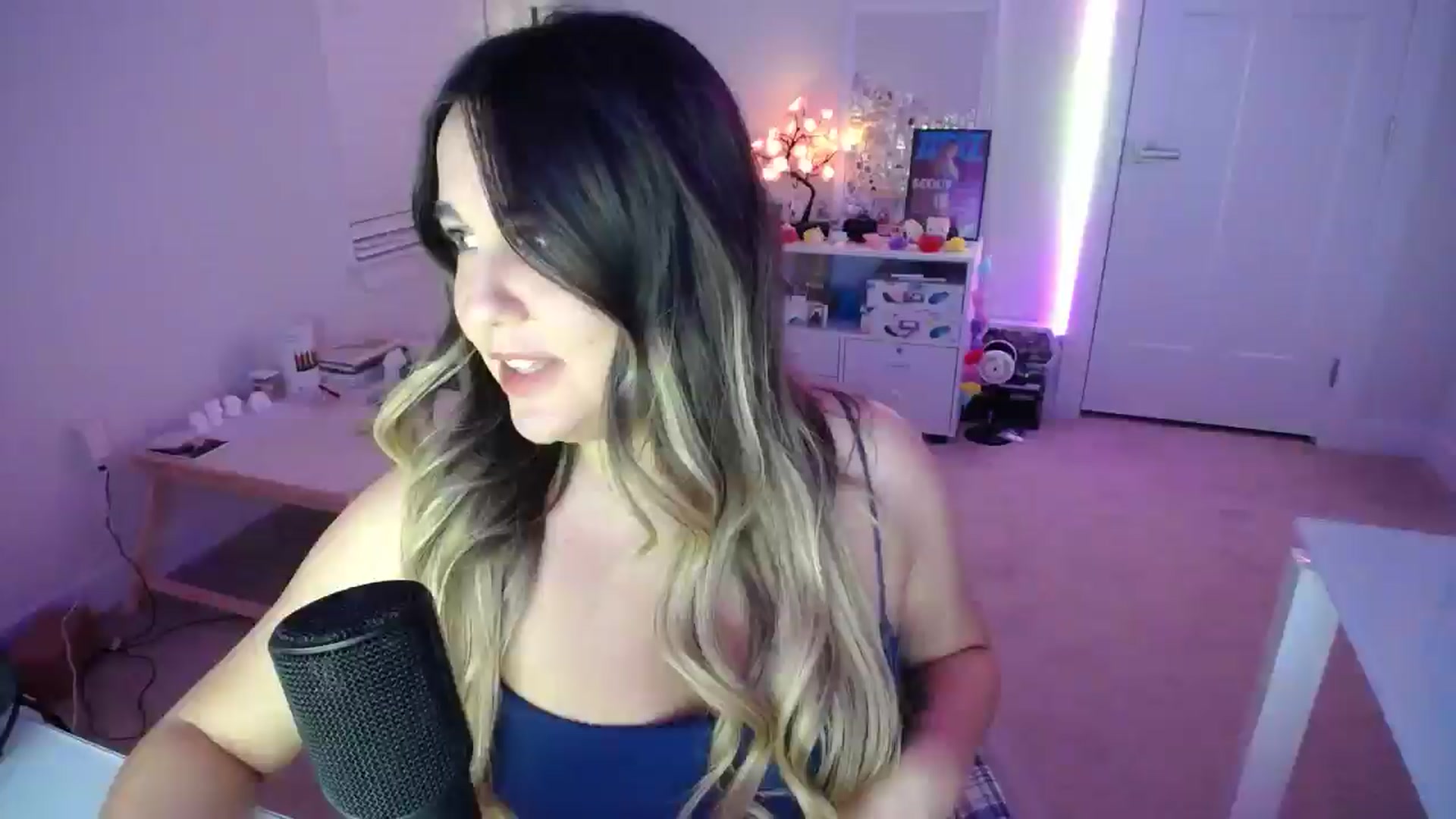 Gallery image thumbnail from Scout's myfreecams stream on, 11/29/2025, 03:15 image 3 of 20
