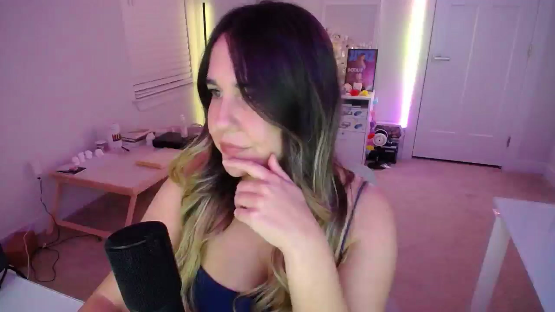 Gallery image thumbnail from Scout's myfreecams stream on, 11/29/2025, 03:15 image 17 of 20