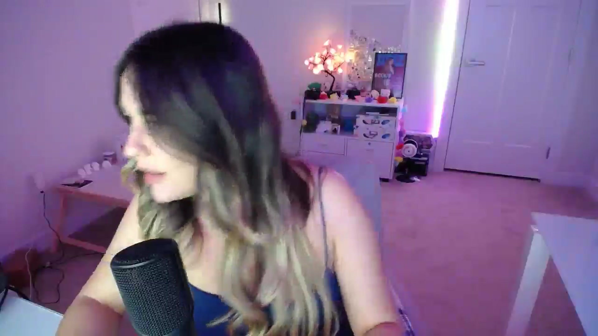 Gallery image thumbnail from Scout's myfreecams stream on, 11/29/2025, 03:15 image 10 of 20