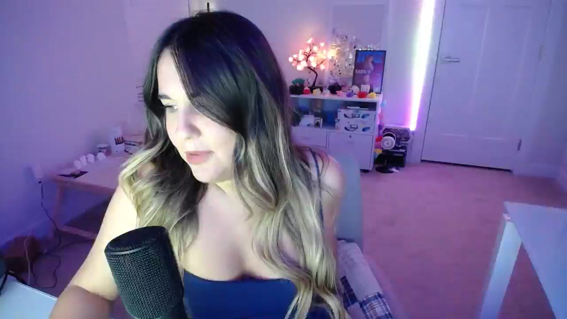 Gallery image thumbnail from Scout's myfreecams stream on, 11/29/2025, 03:15 image 1 of 20