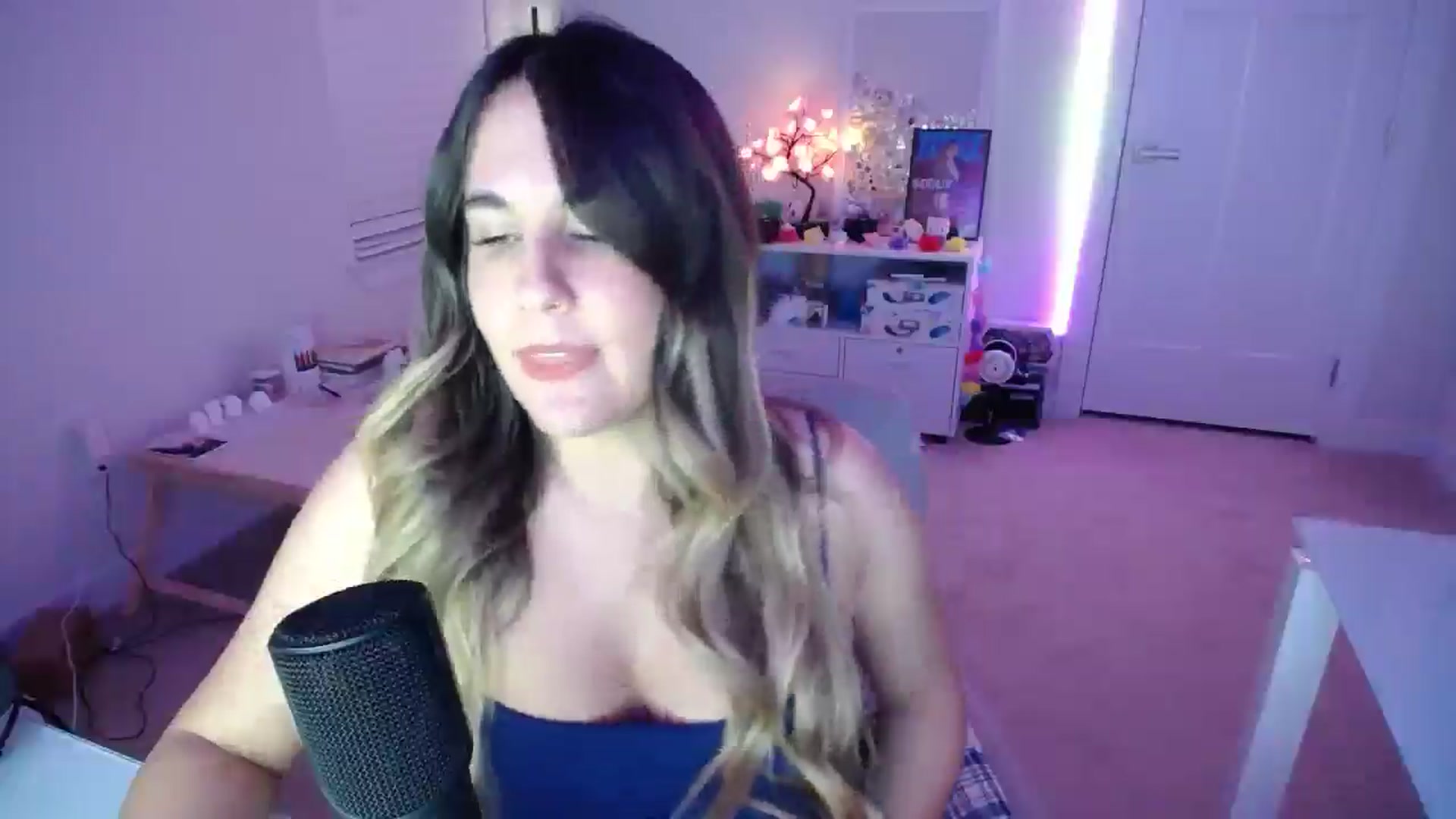 Gallery image thumbnail from Scout's myfreecams stream on, 11/29/2025, 03:15 image 2 of 20