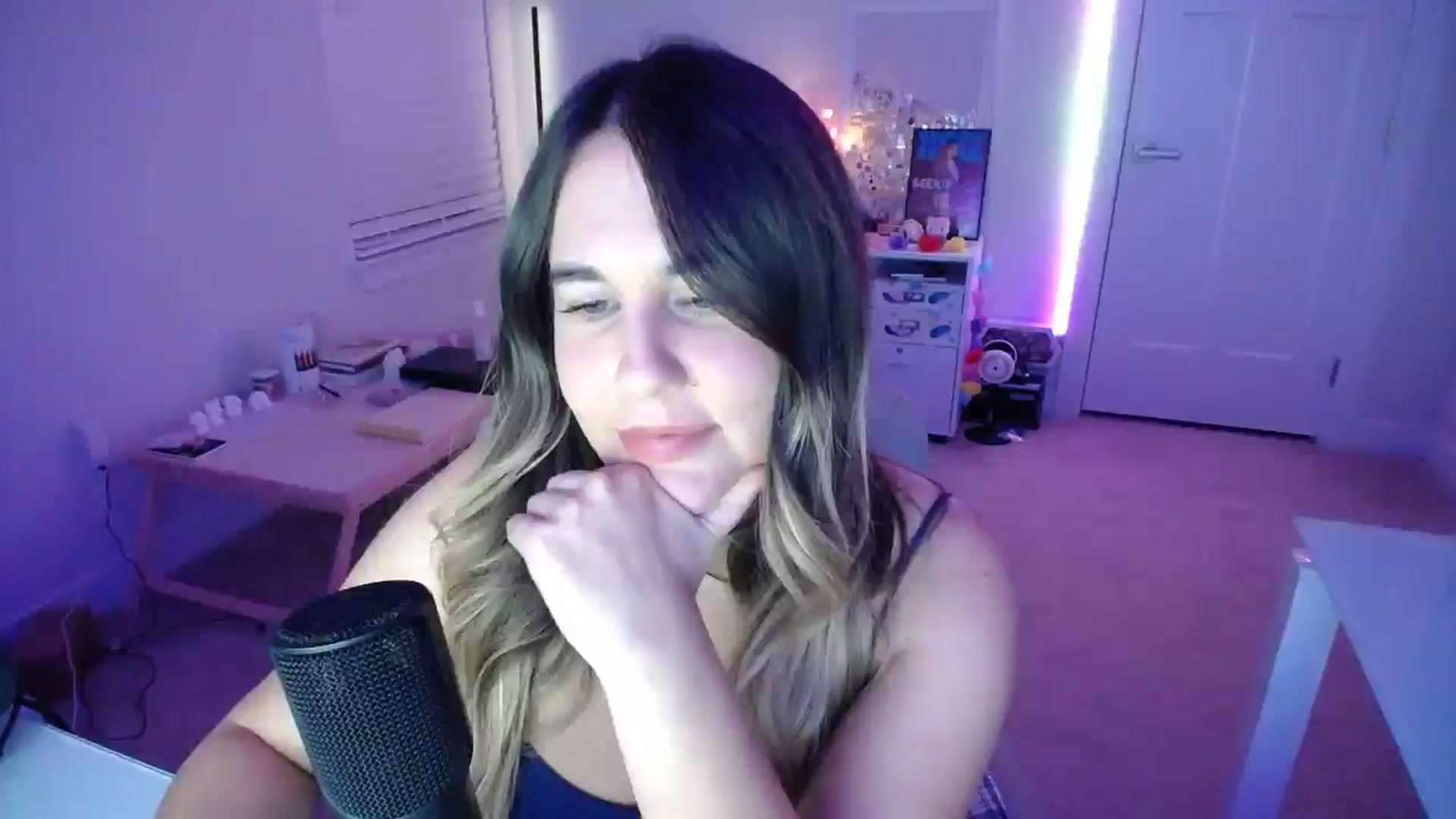 Gallery image thumbnail from Scout's myfreecams stream on, 11/29/2025, 03:15 image 7 of 20