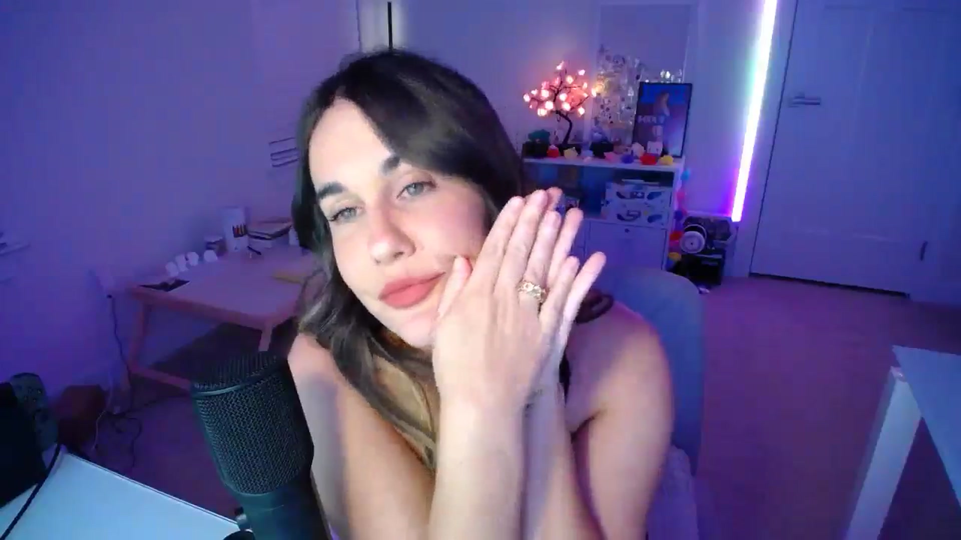 Gallery image thumbnail from Scout's myfreecams stream on, 12/02/2025, 03:16 image 5 of 20