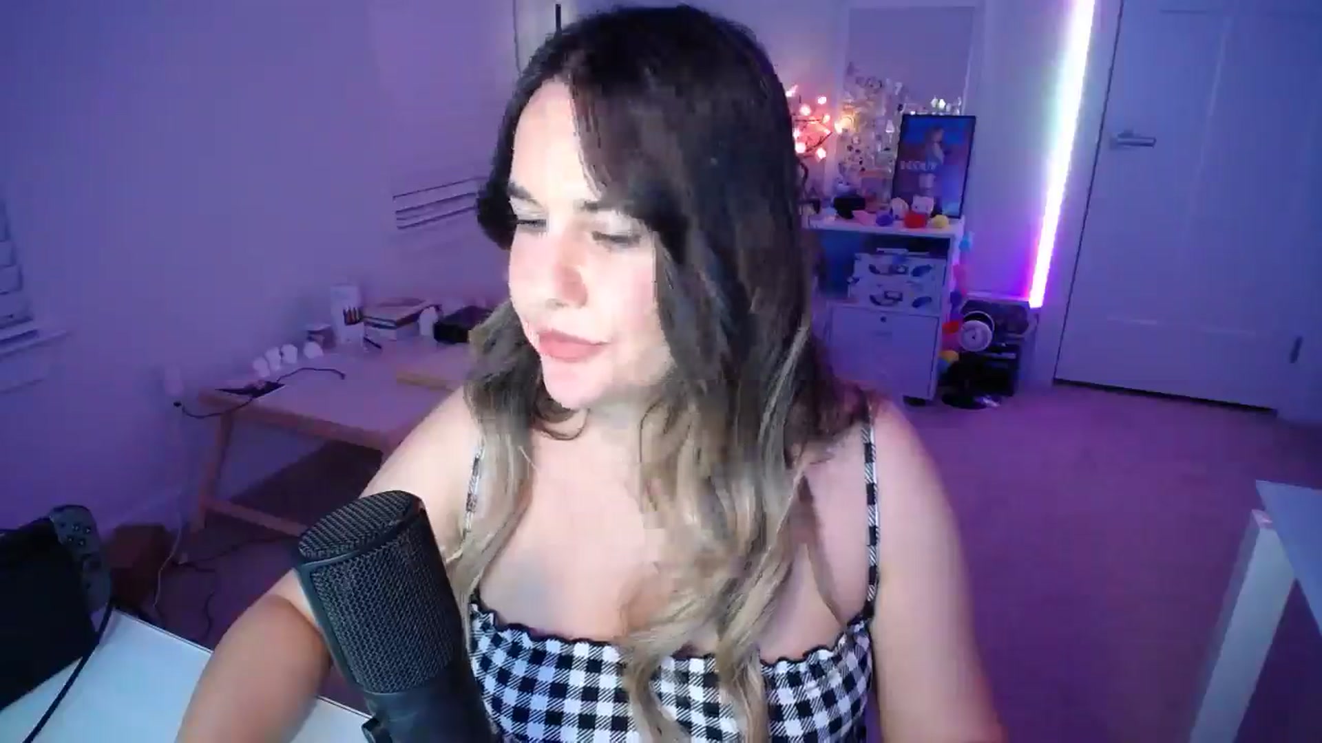 Gallery image thumbnail from Scout's myfreecams stream on, 12/03/2025, 02:56 image 13 of 20