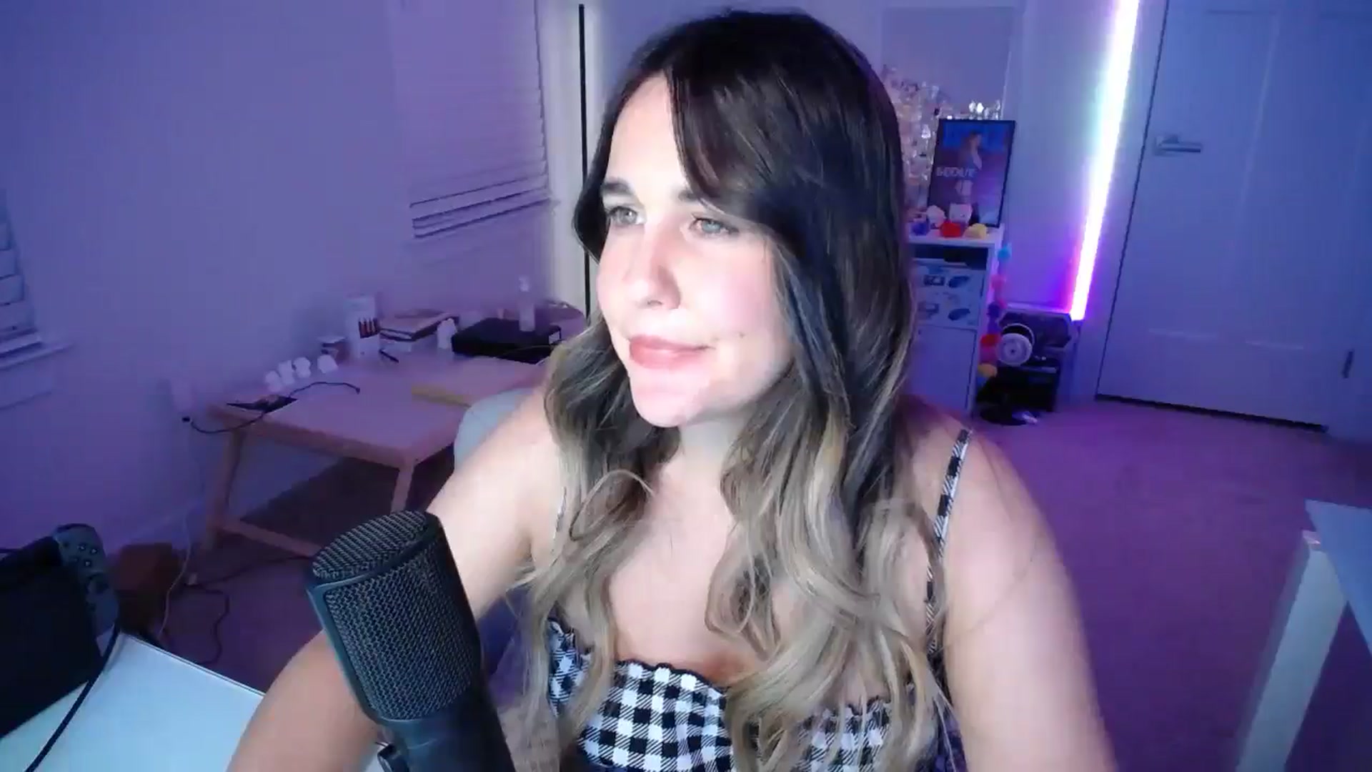 Gallery image thumbnail from Scout's myfreecams stream on, 12/03/2025, 02:56 image 20 of 20